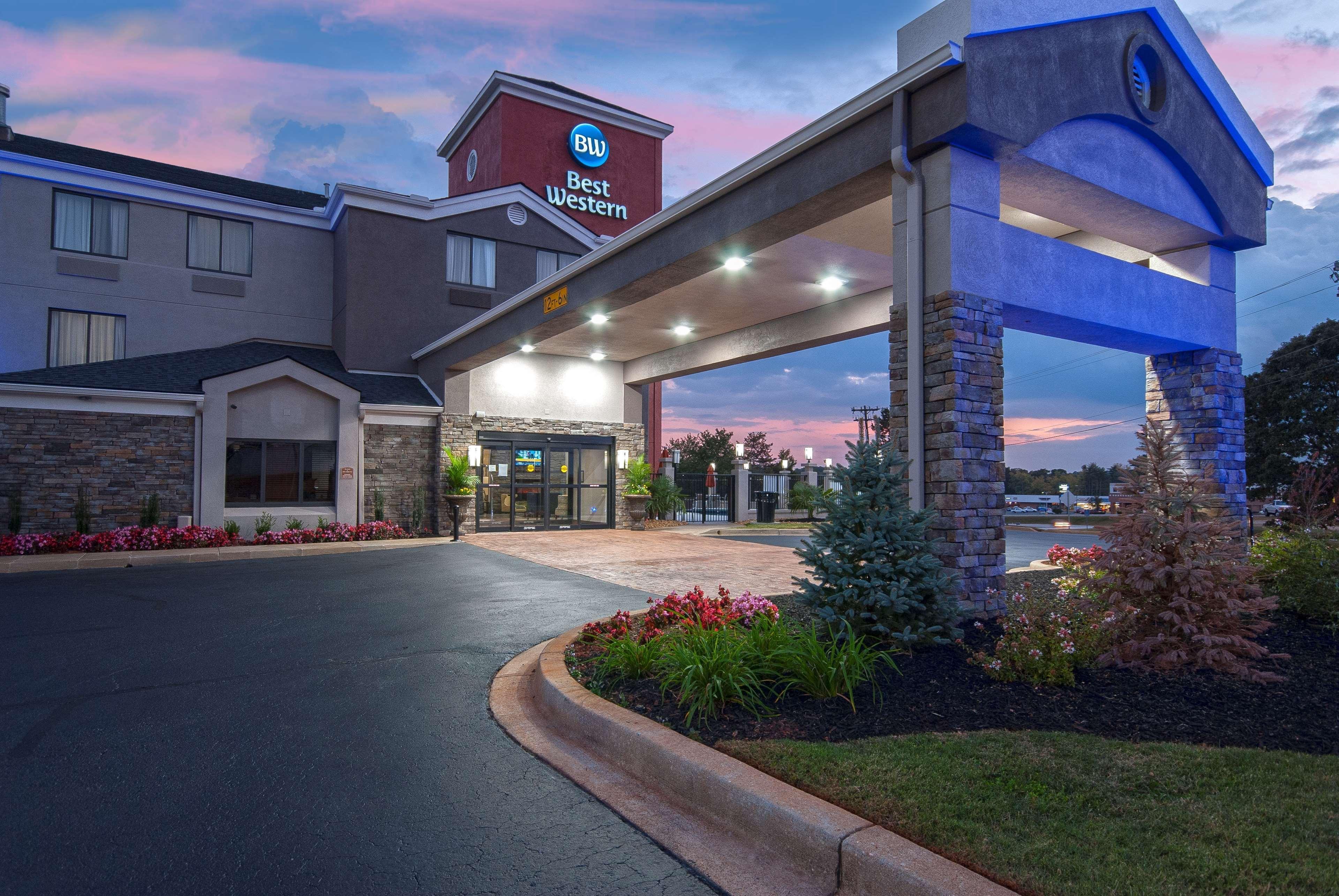 Best Western Queens Gold Coast 3*