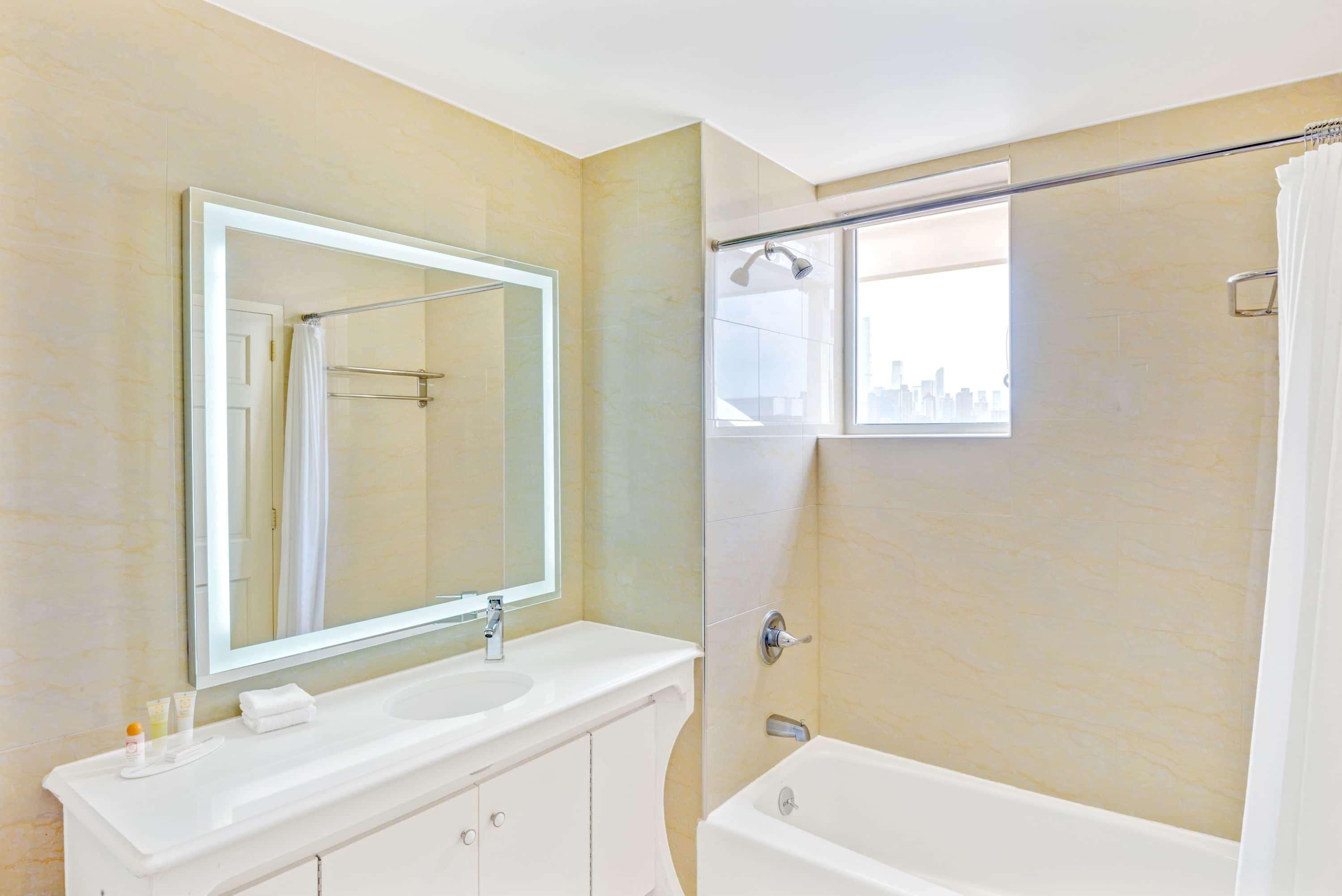 Howard Johnson By Wyndham Long Island Hotel 2*