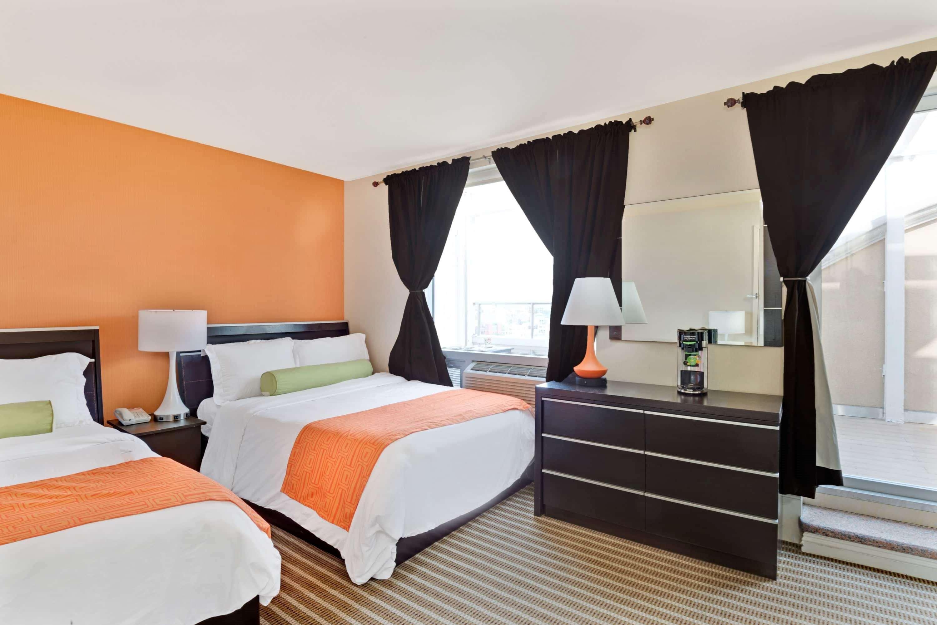 Hotel Howard Johnson By Wyndham Long Island New York