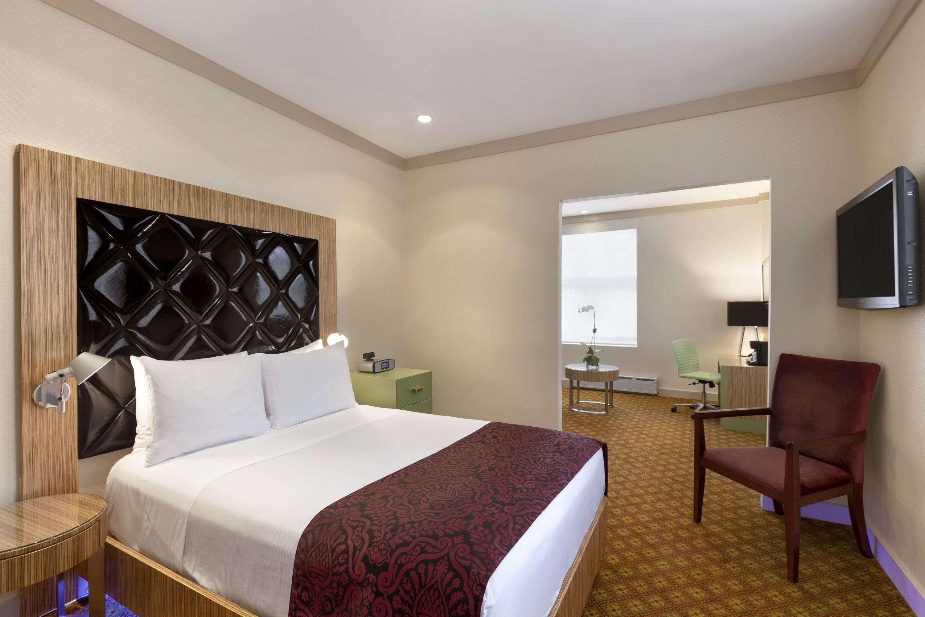 Night Broadway Hotel
