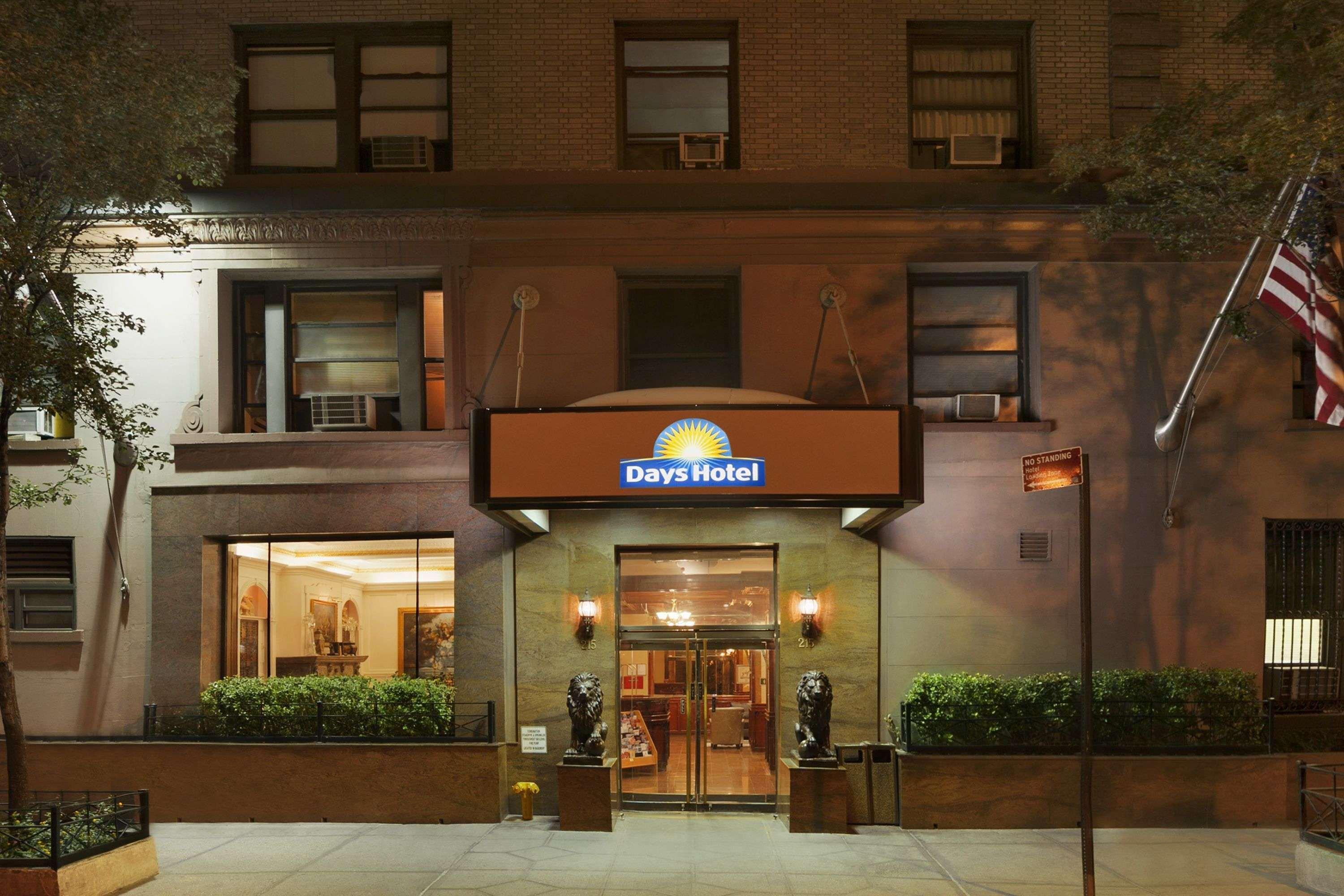 Night Broadway Hotel 3*