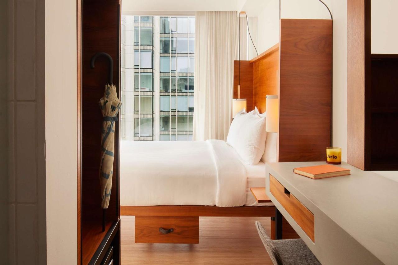 Arlo Nomad New York