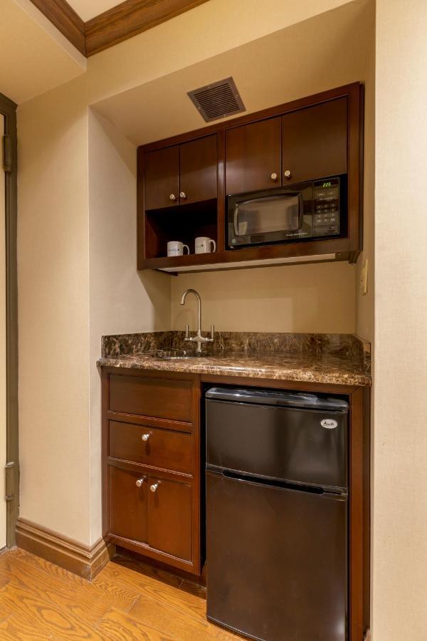 Blakely Hotel 4*