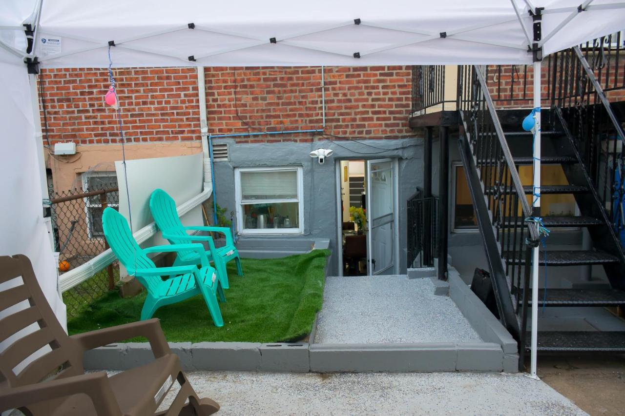 One-bed-that-will-hold-a-family-of-two-people Privatunterkunft New York