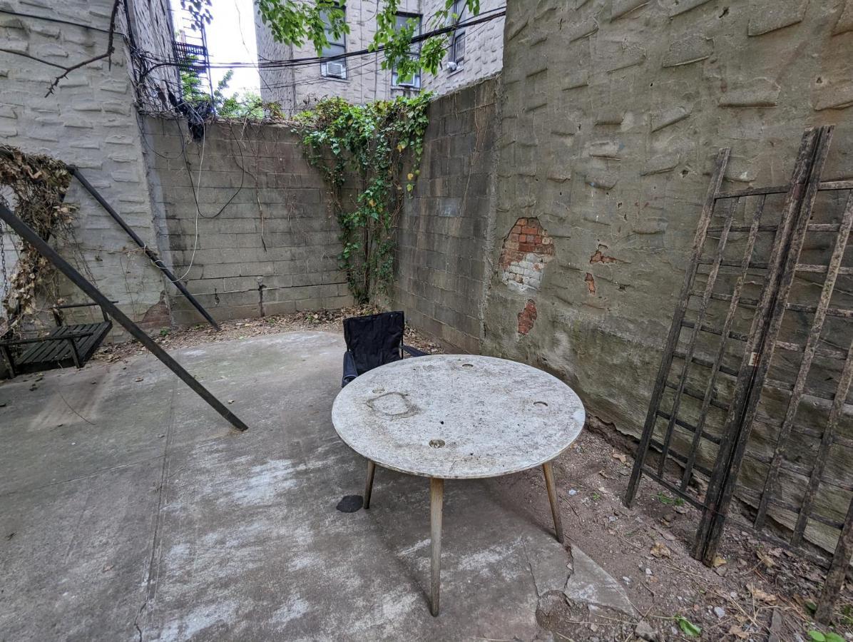 Williamsburg Private With Garden *