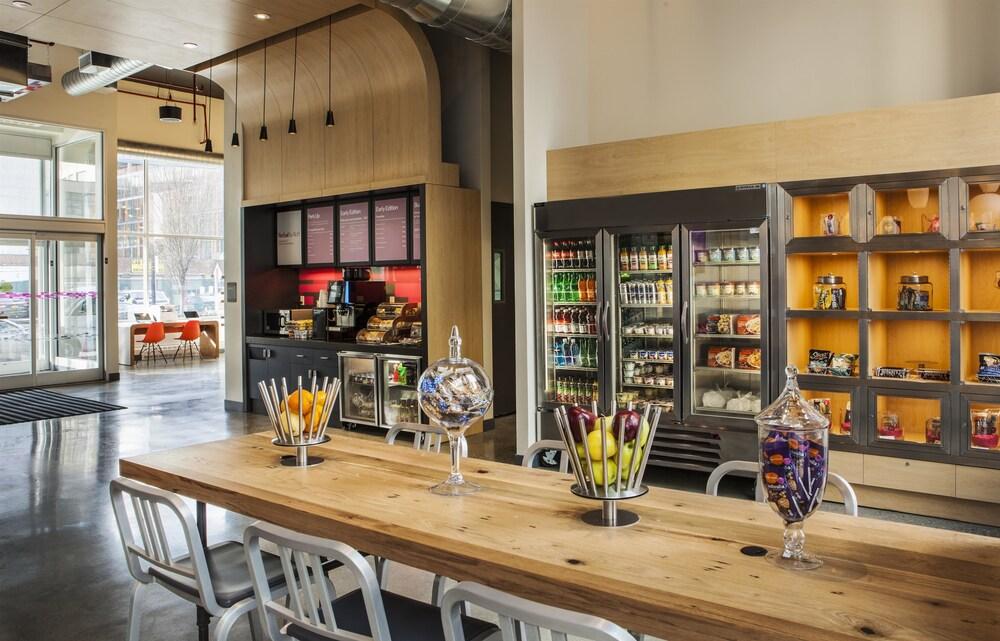 Aloft Long Island City-Manhattan View Hotel