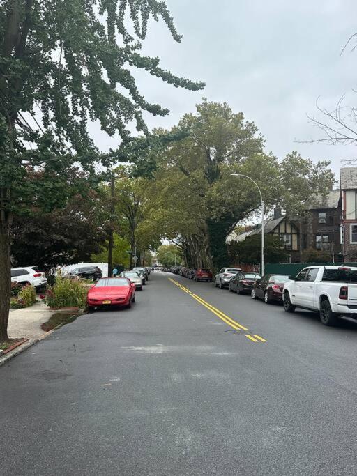 Morris Park Area Apartment