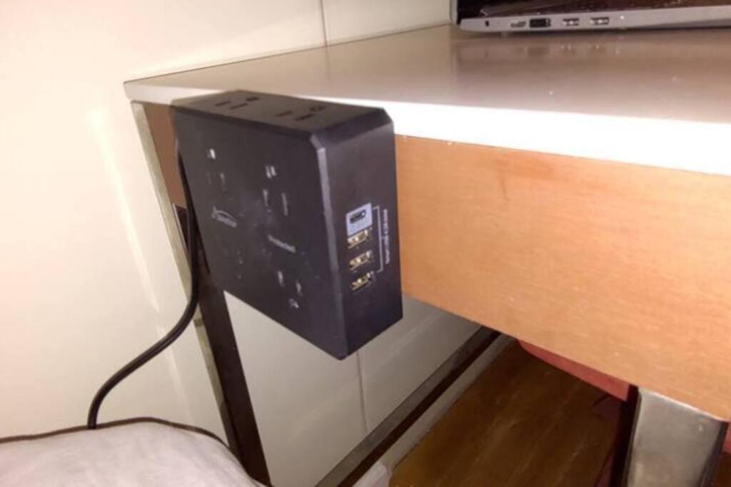 Homestay Quiet Double In Williamsburg Ground Floor Near Subway