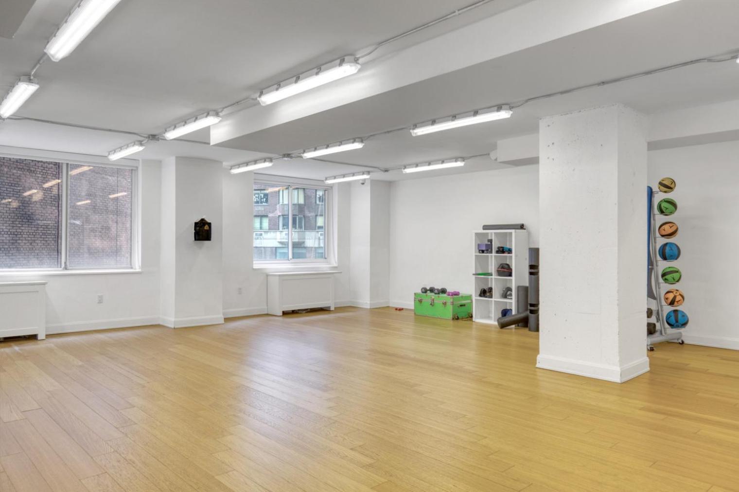 Apartment Midtown E 2br W Elevator Doorman Gym Nr Un Nyc-752
