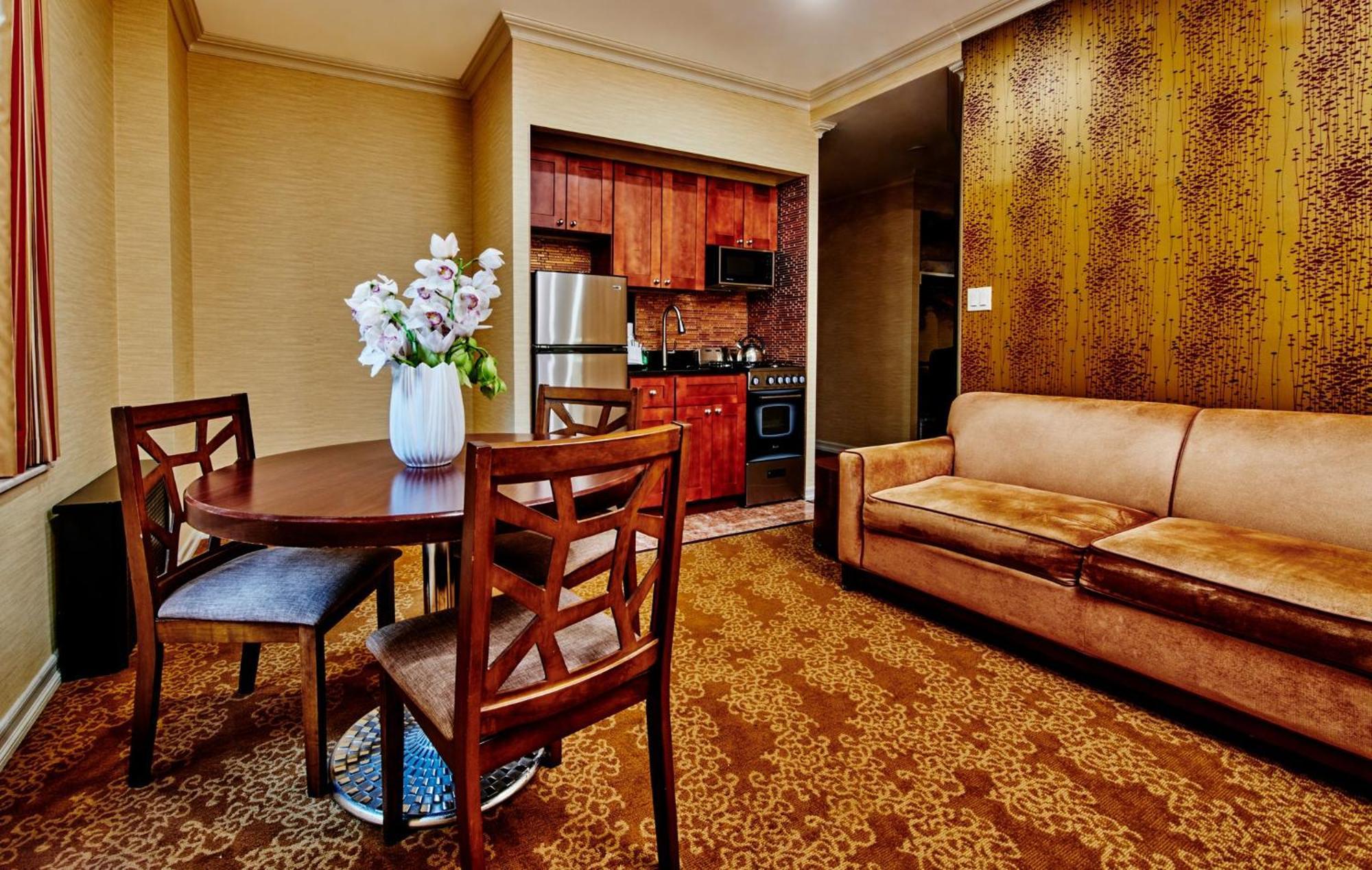 Radio City Aparthotel