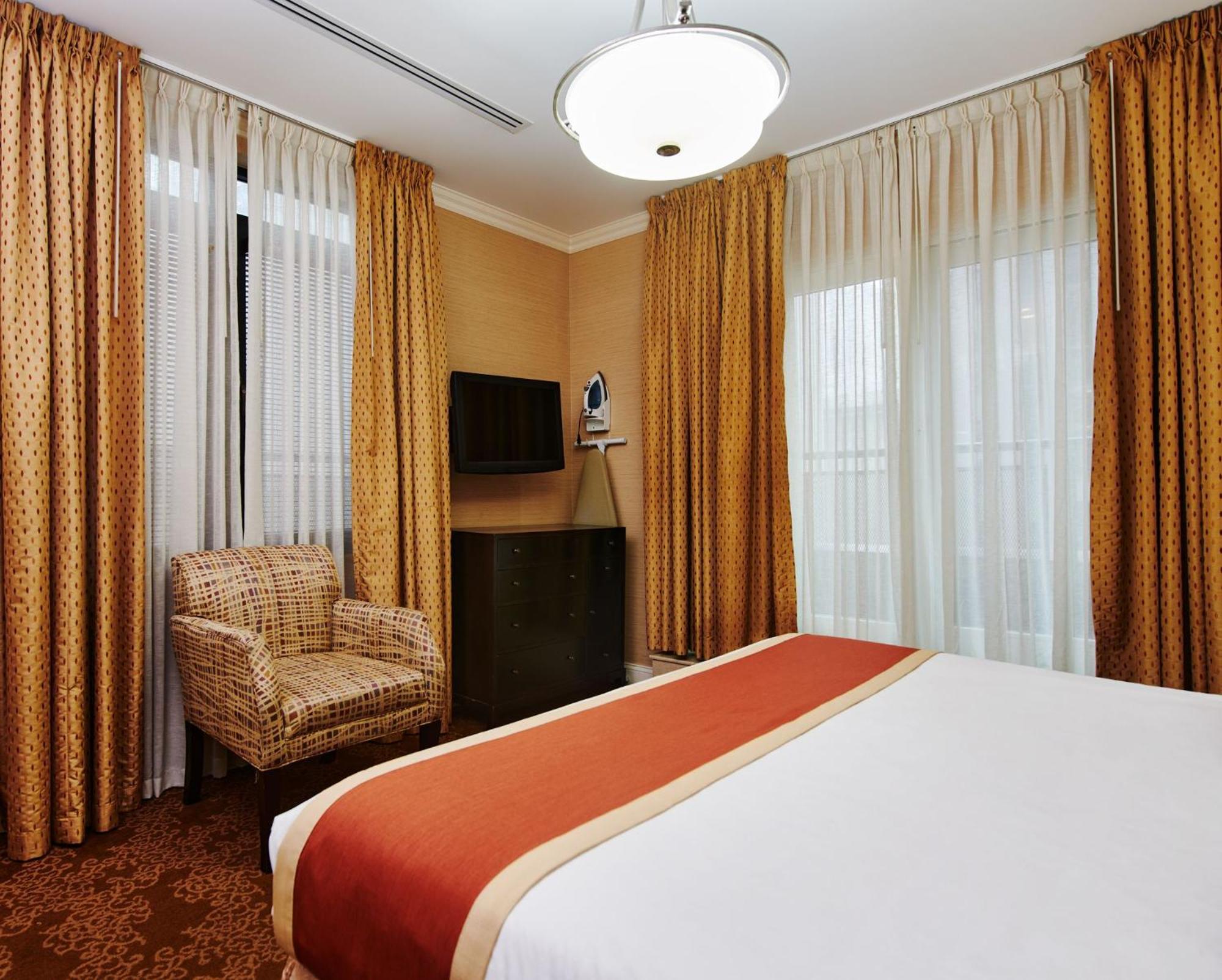 Radio City Aparthotel 3*