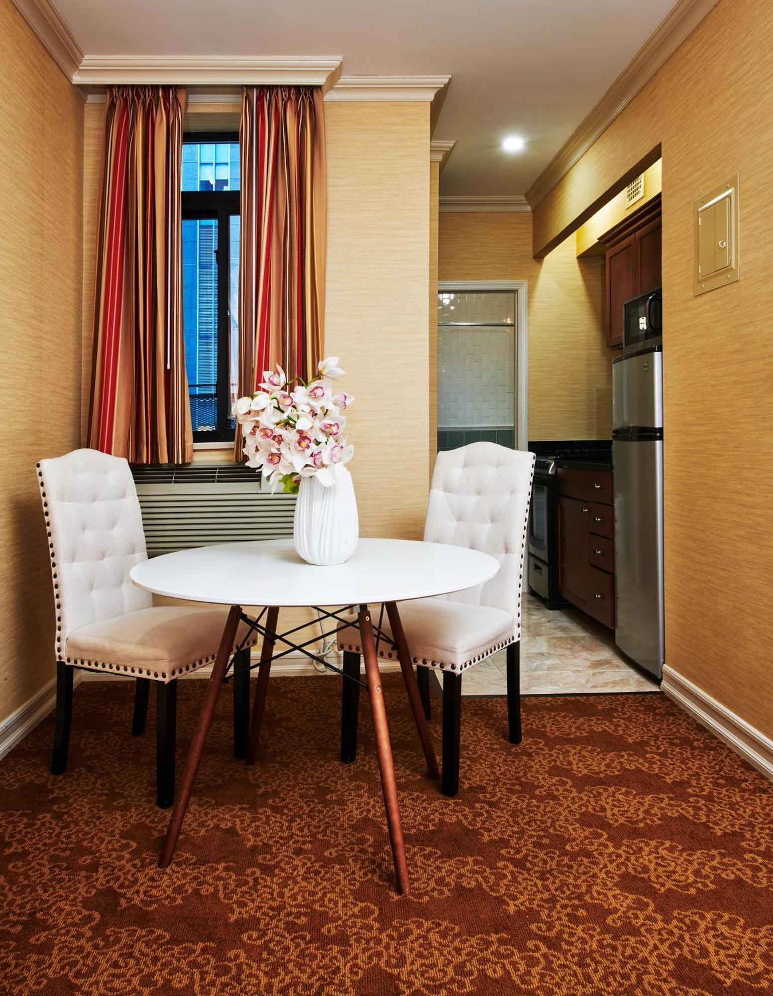 Aparthotel Radio City 3*