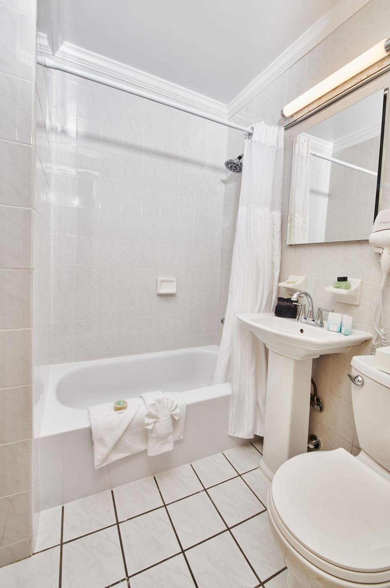 Radio City Aparthotel 3*