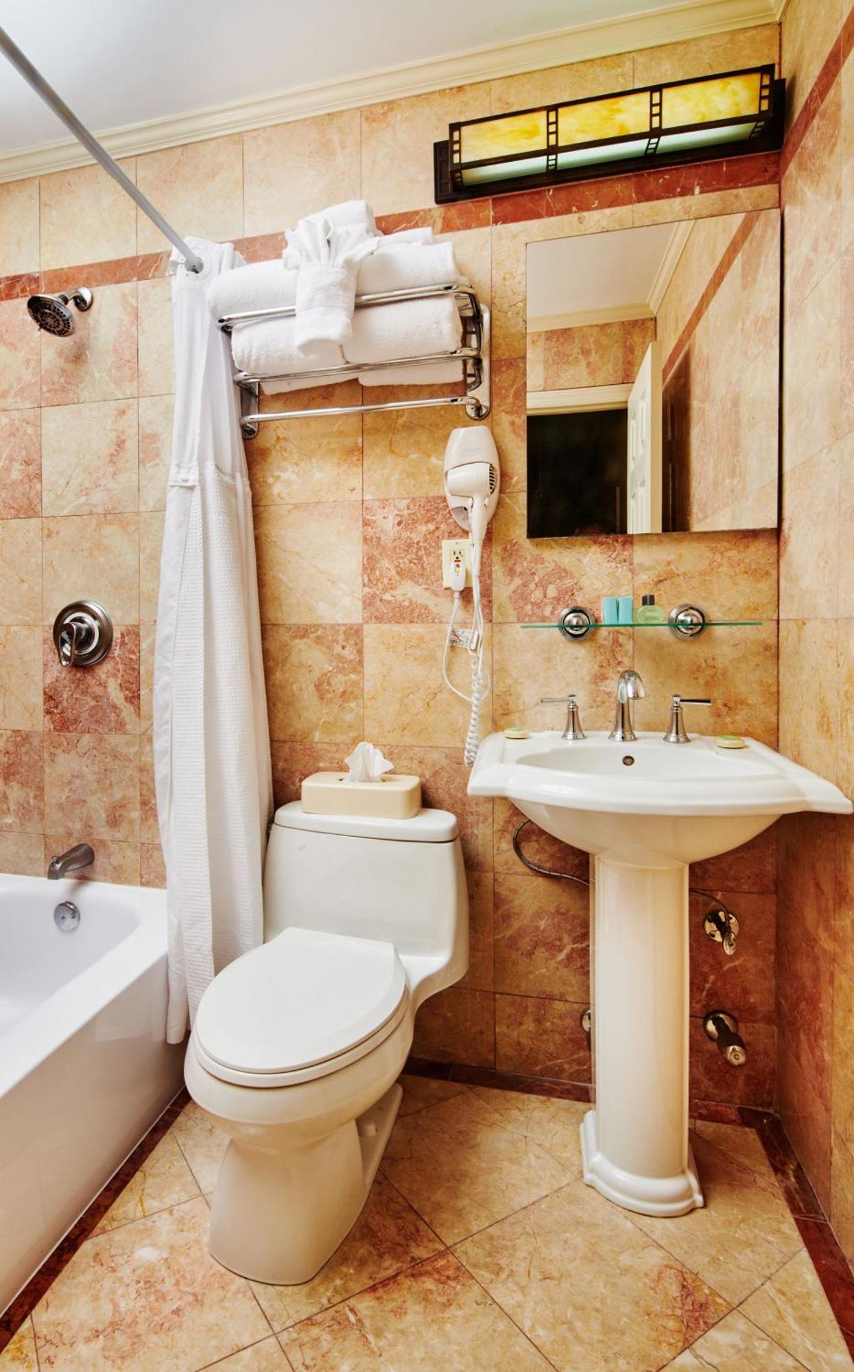 Aparthotel Radio City 3*
