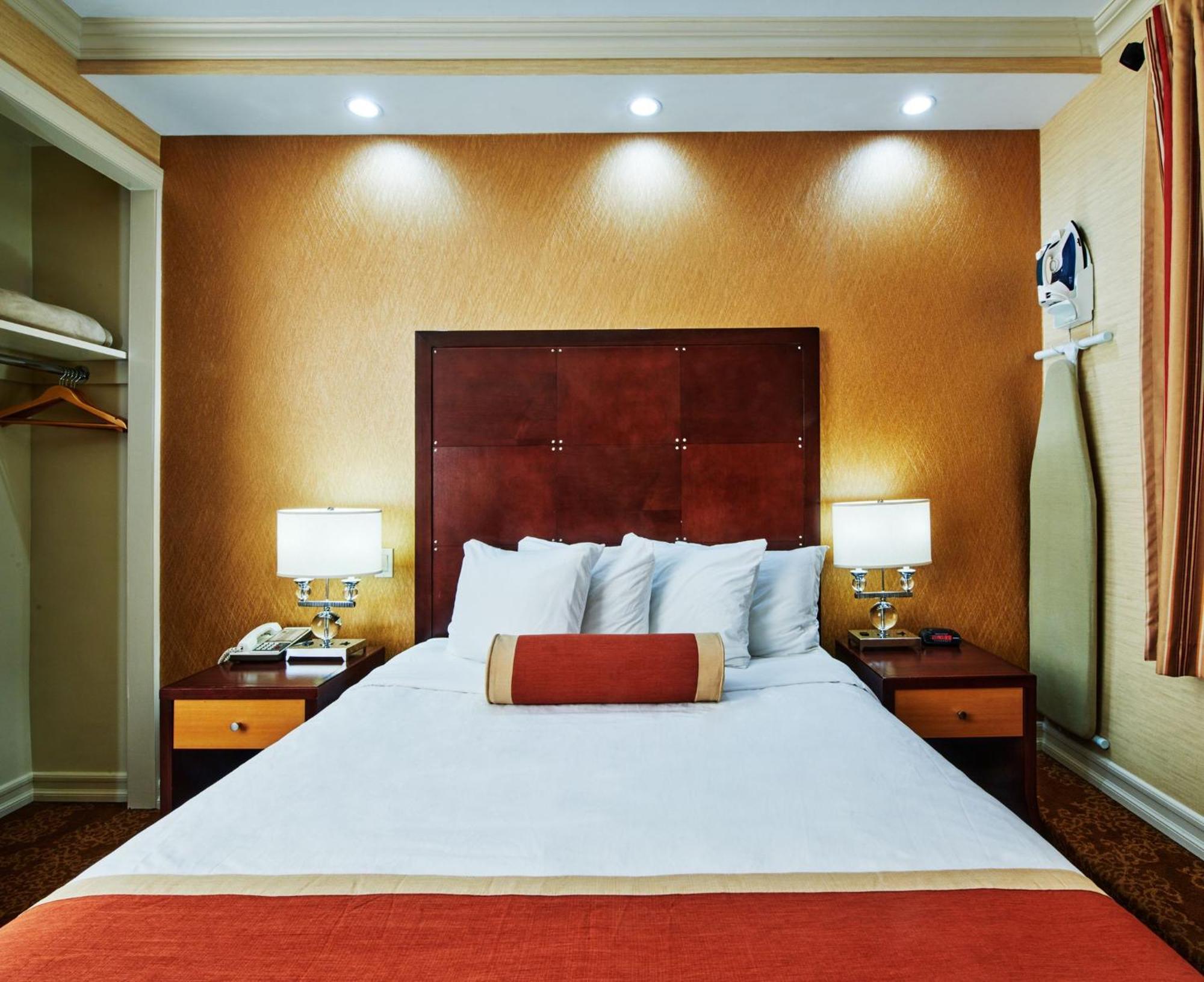 Radio City Aparthotel