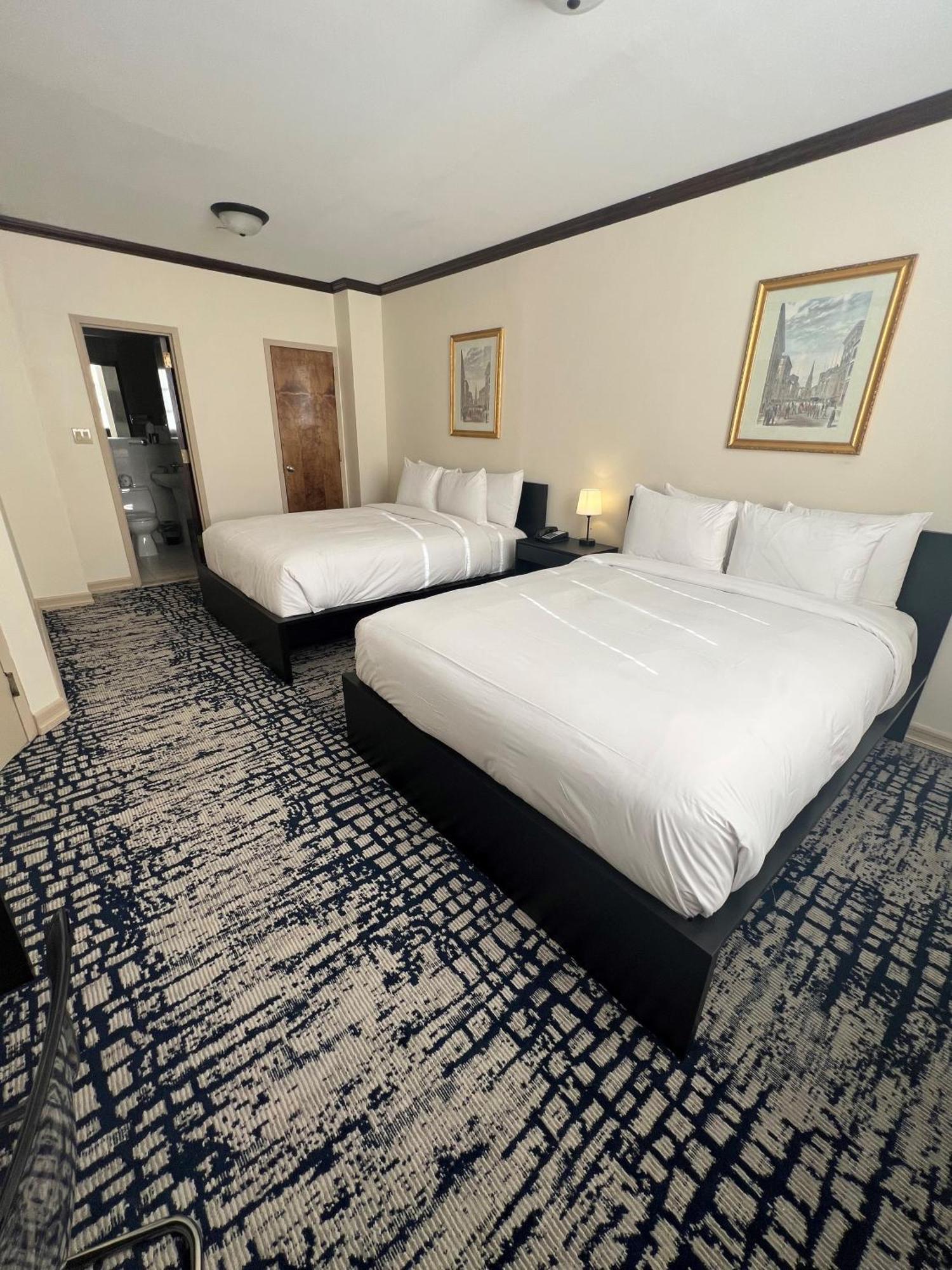 Night Broadway Hotel 3*