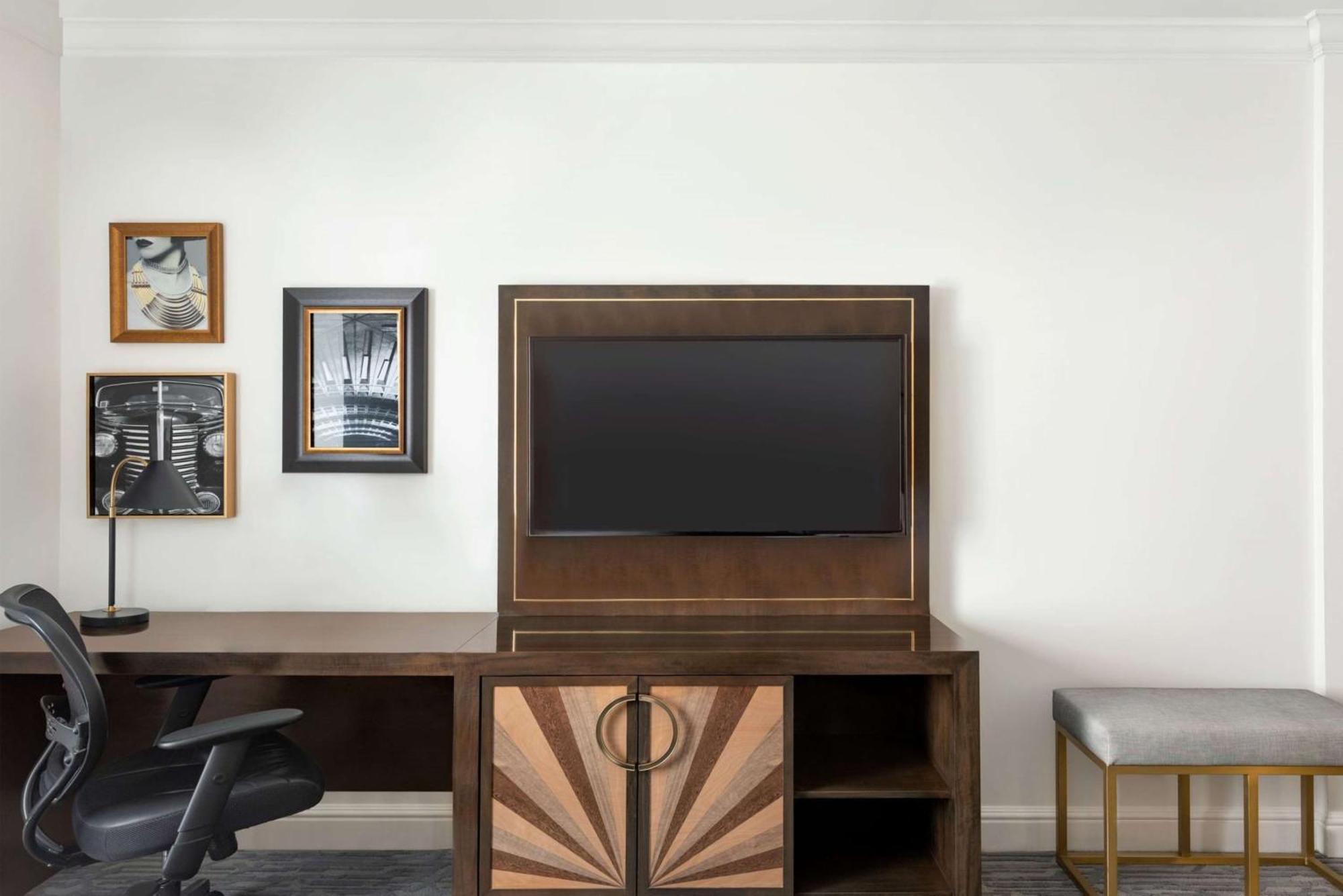Martinique On Broadway, Curio Collection By Hilton Hotel