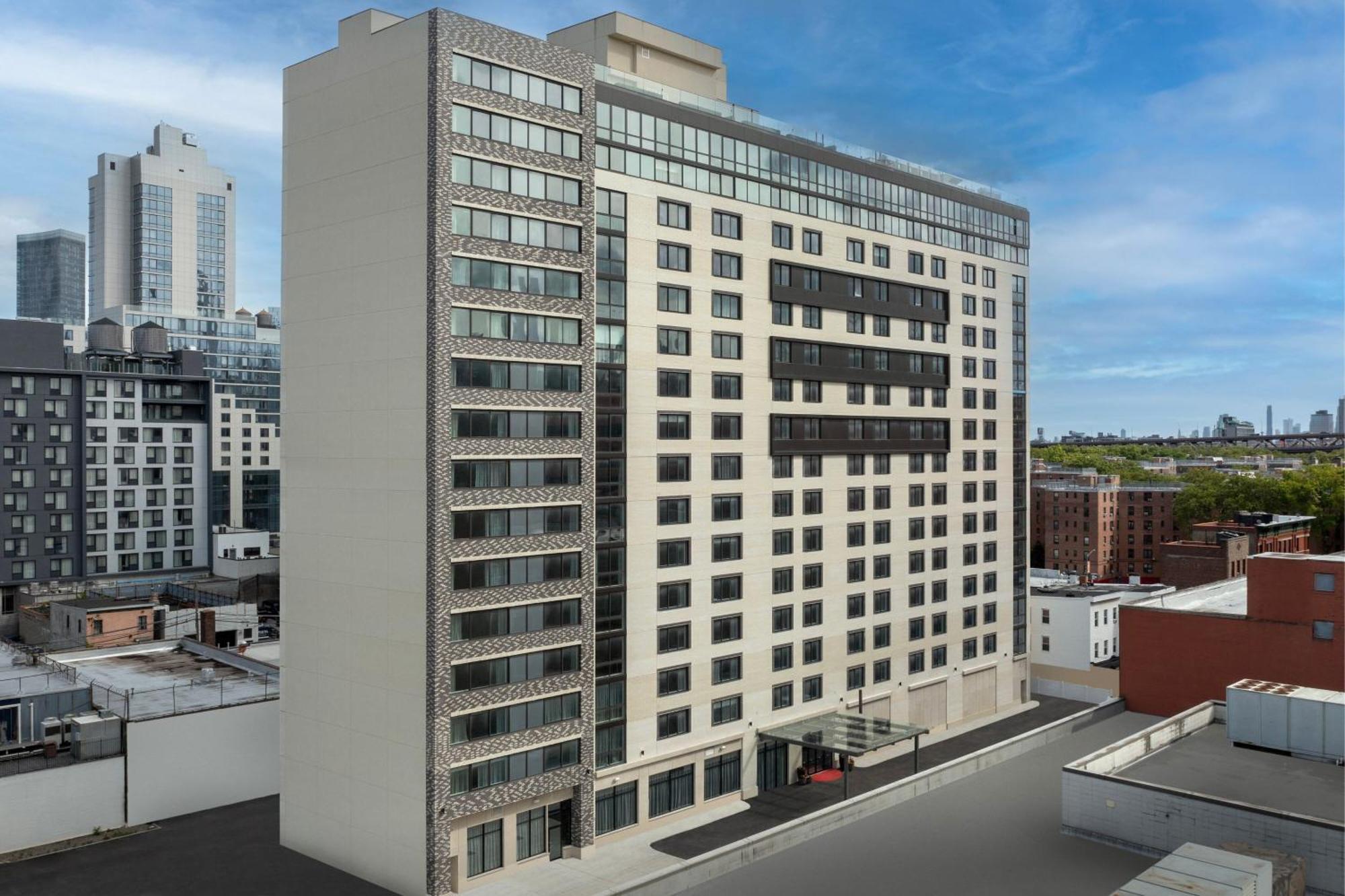 By Marriott Queens Hotel New York