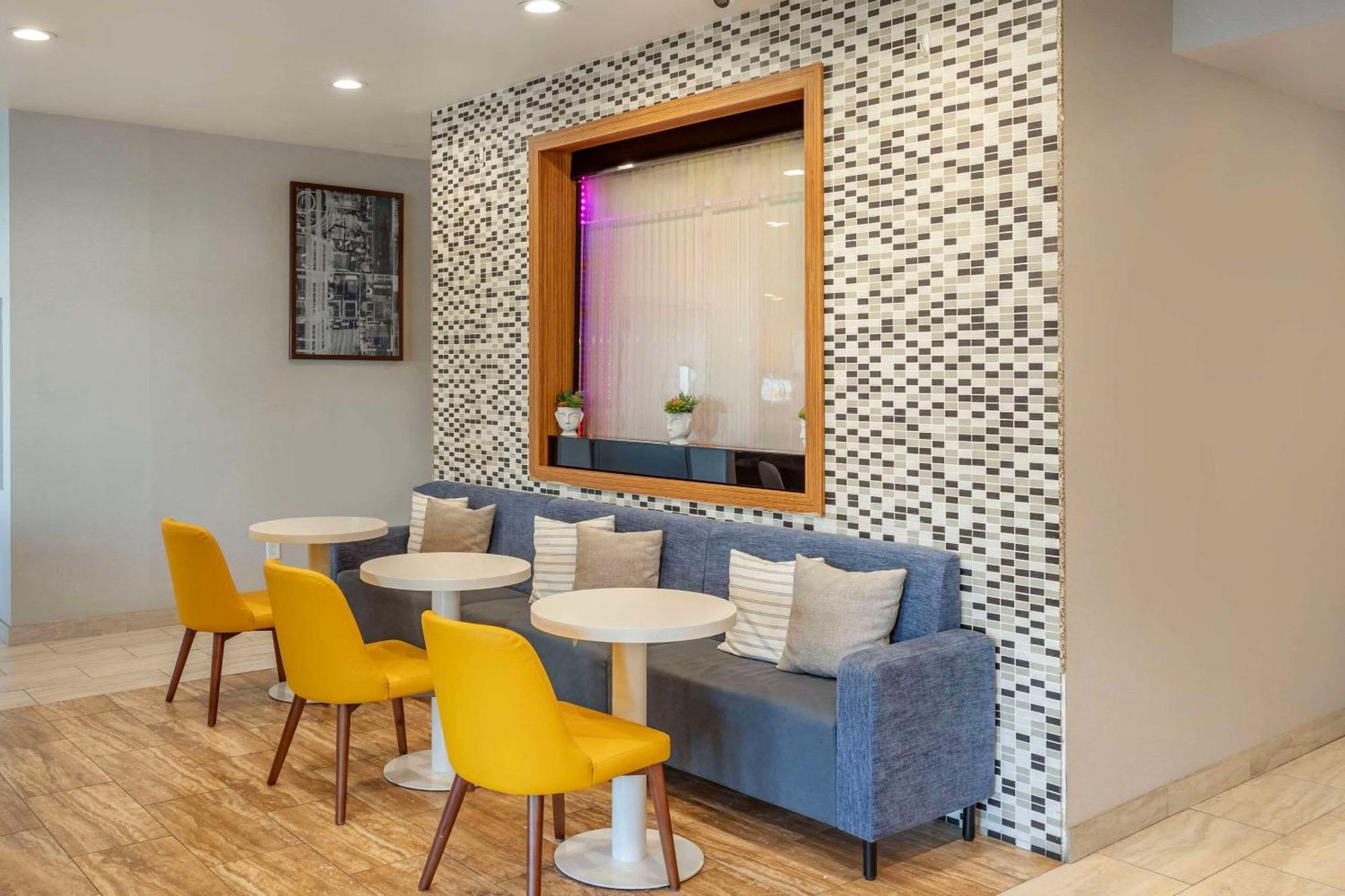 Comfort Manhattan - Midtown West 3*