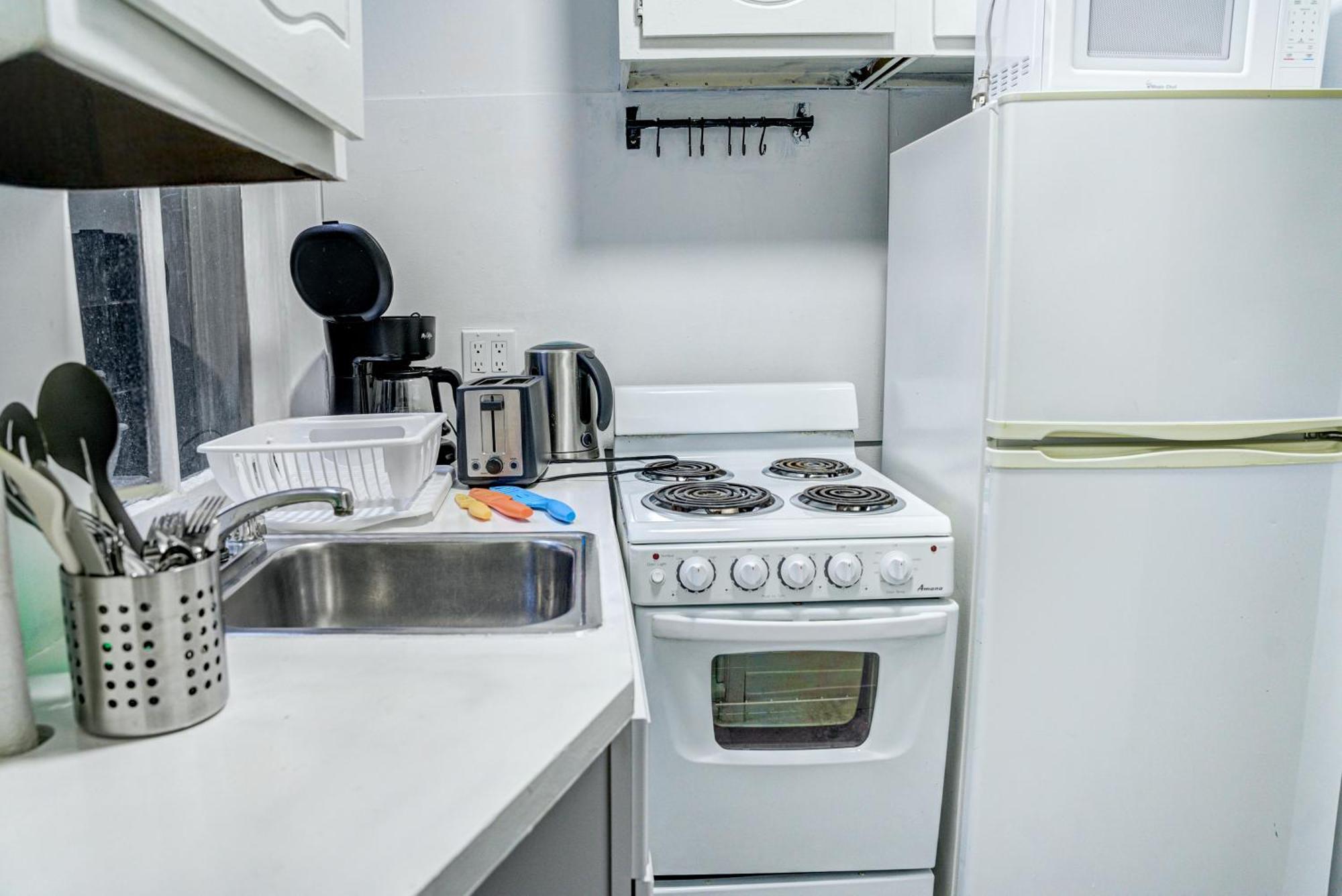 3 Bedroom Gorgeous In Hells Kitchen Apartment *