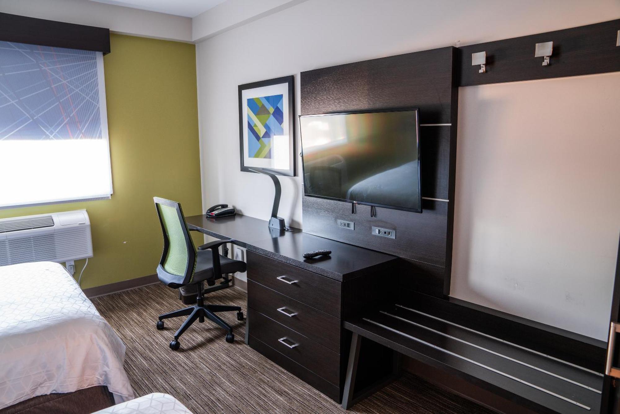Holiday Express Maspeth By Ihg 2*