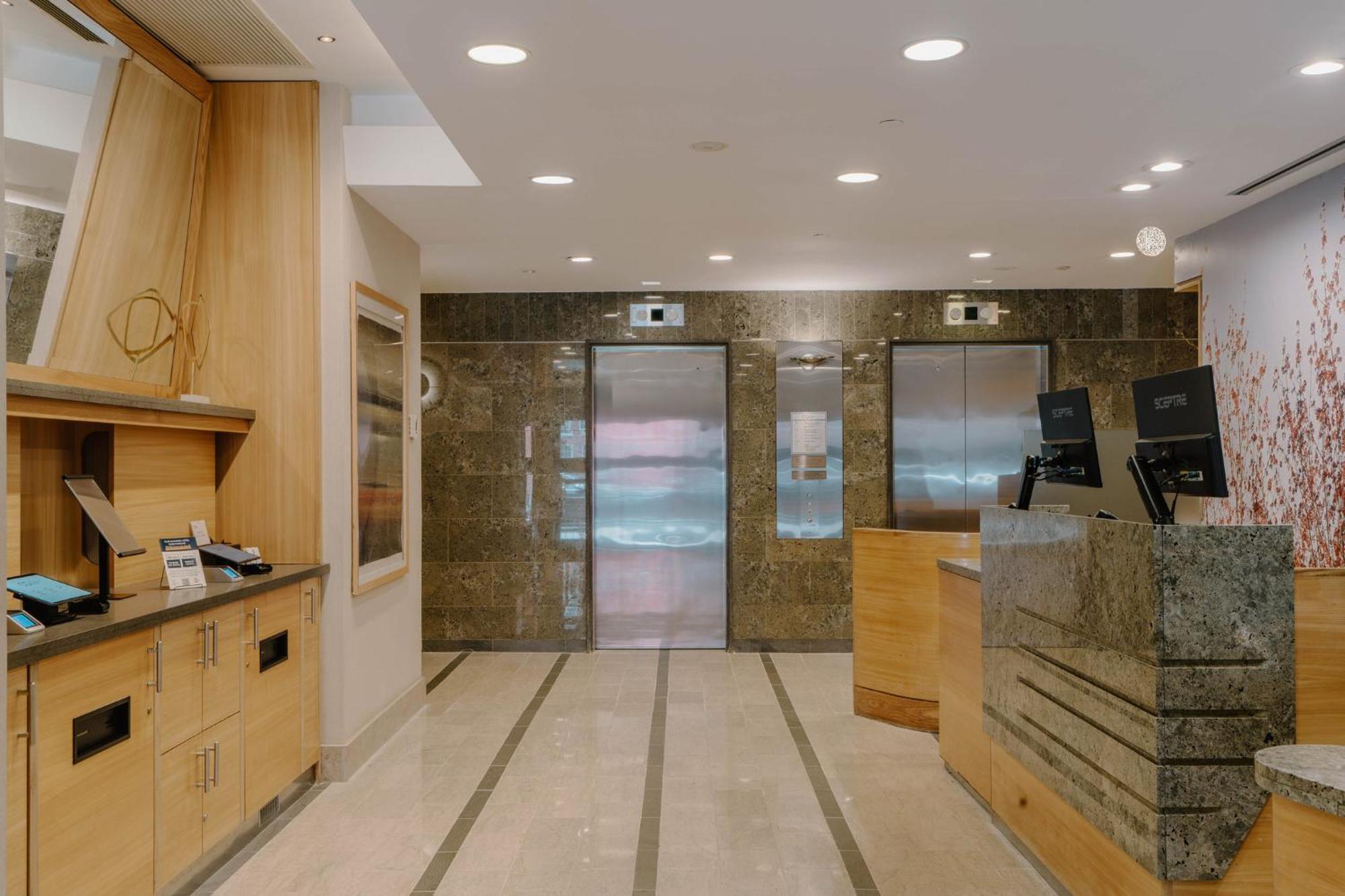 Hotel Club Quarters World Trade Center, 4*