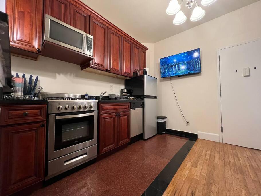 7 Beds Nyc Value Apartment New York