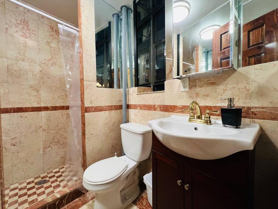 7 Beds Nyc Value Apartment