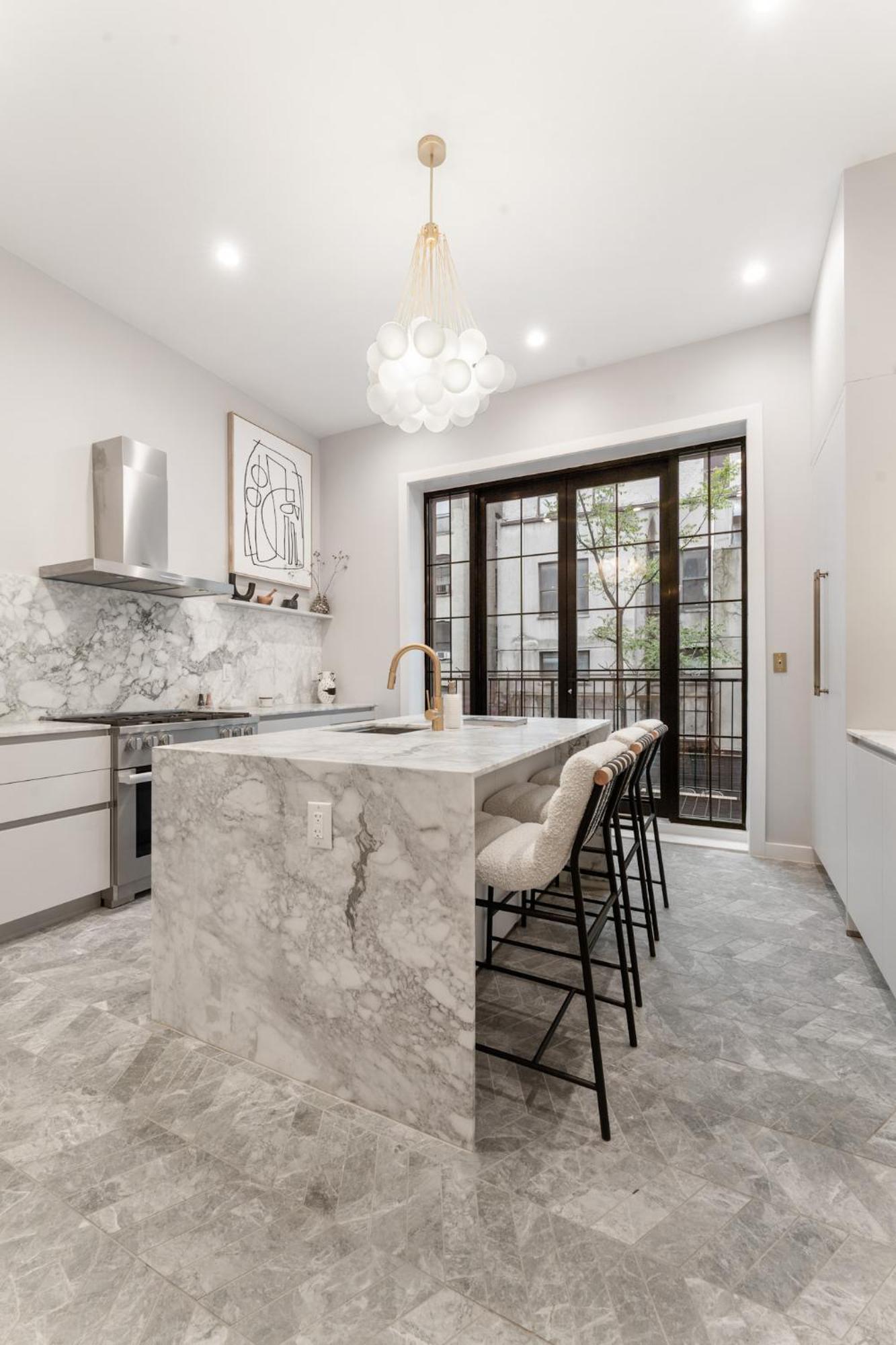 Luxurious Harlem With Modern Amenities, Outdoor Patio! New York
