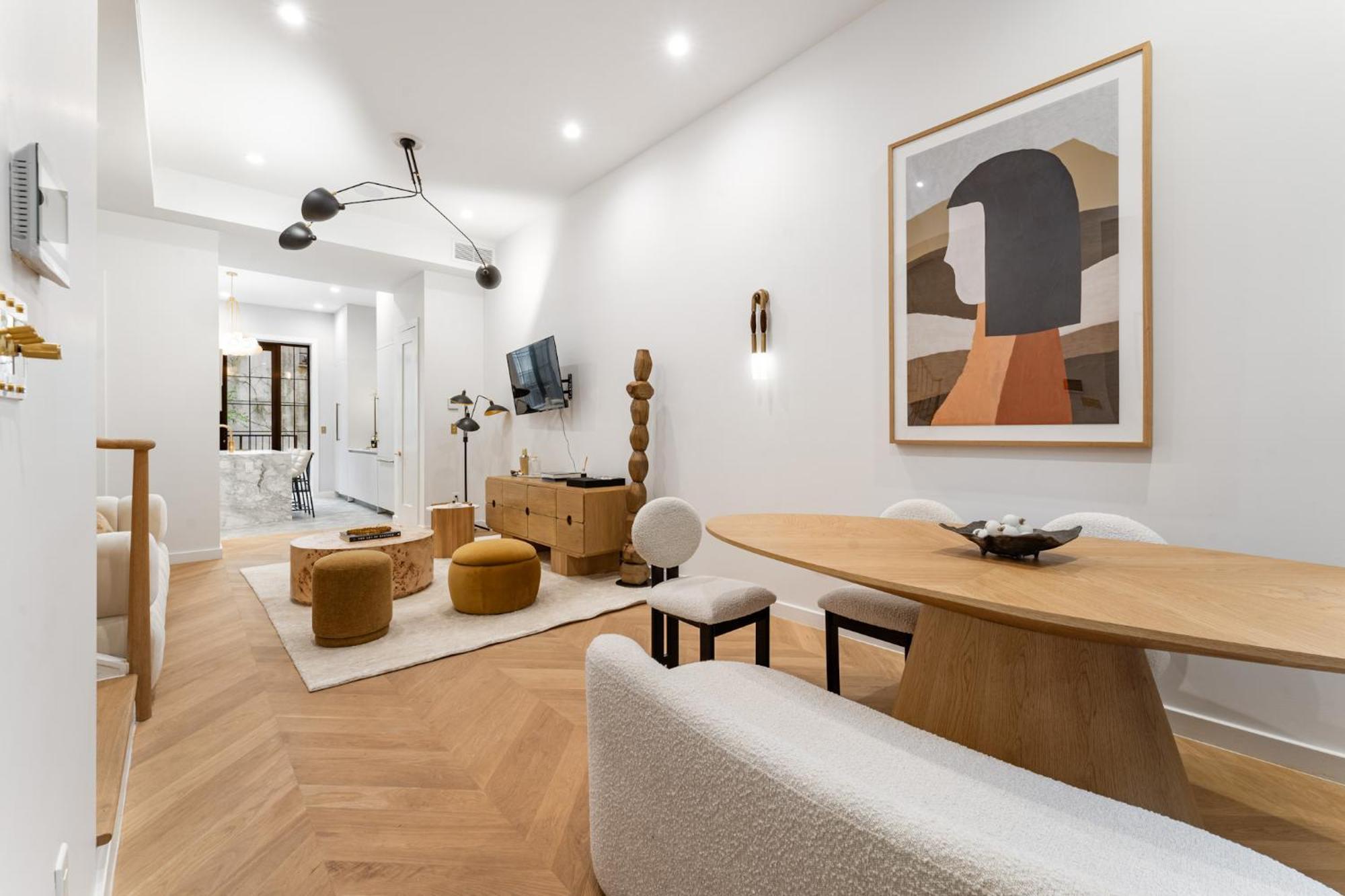 Apartment Luxurious Harlem With Modern Amenities, Outdoor Patio!