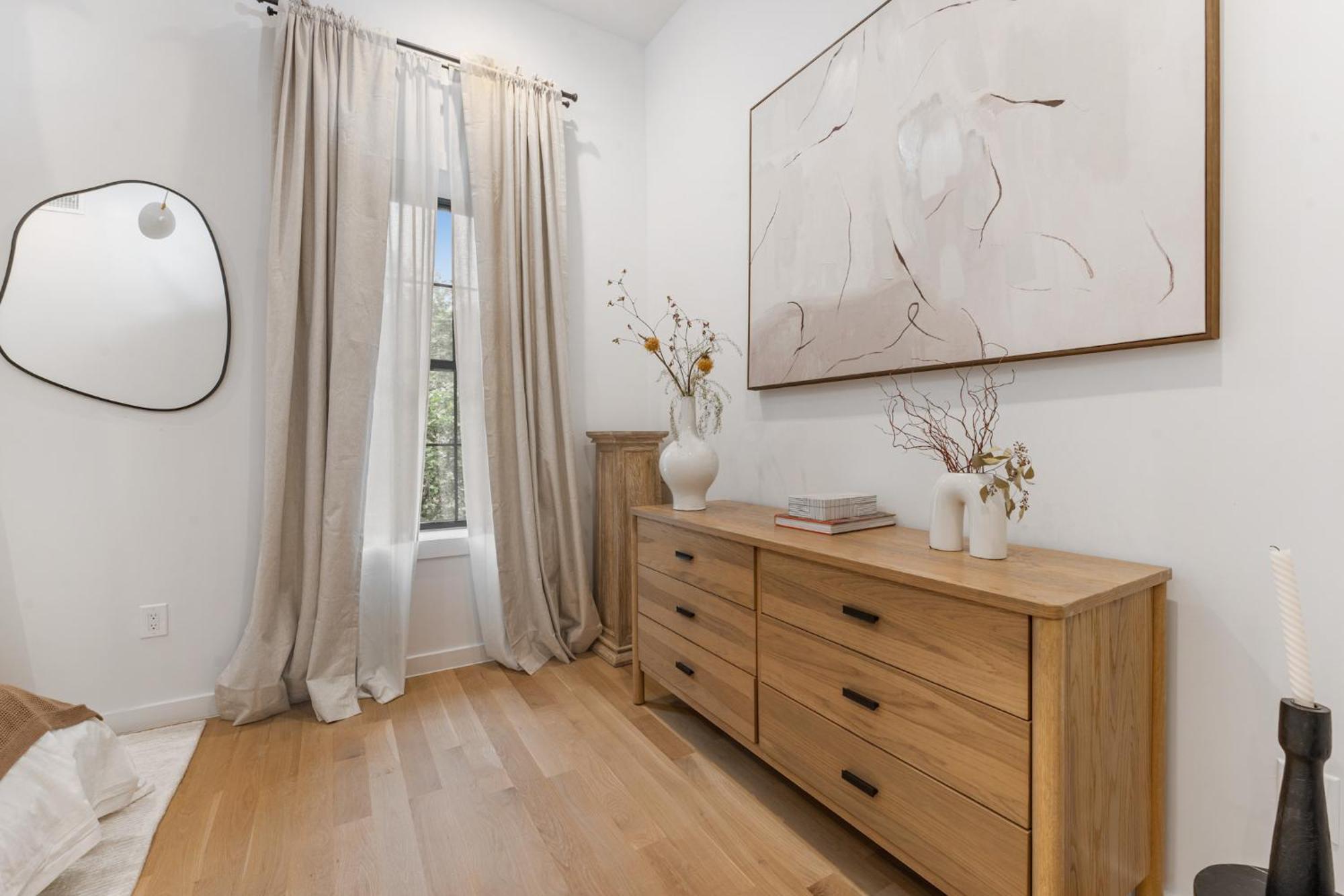 Luxurious Harlem With Modern Amenities, Outdoor Patio! Apartment *