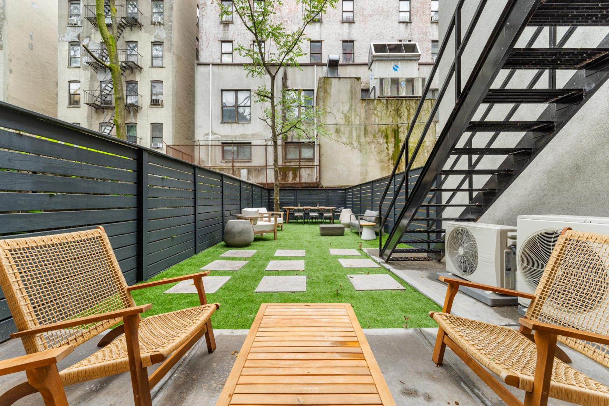 Luxurious Harlem With Modern Amenities, Outdoor Patio! *