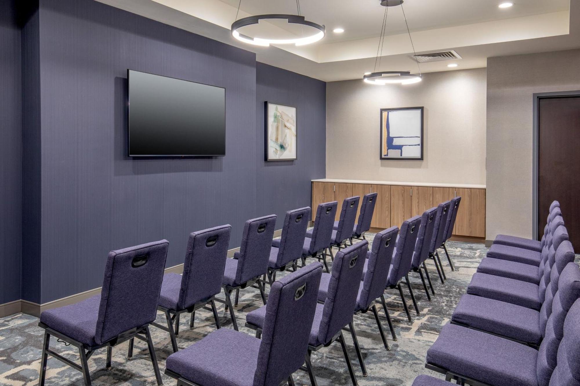 Courtyard By Marriott Times Square West New York
