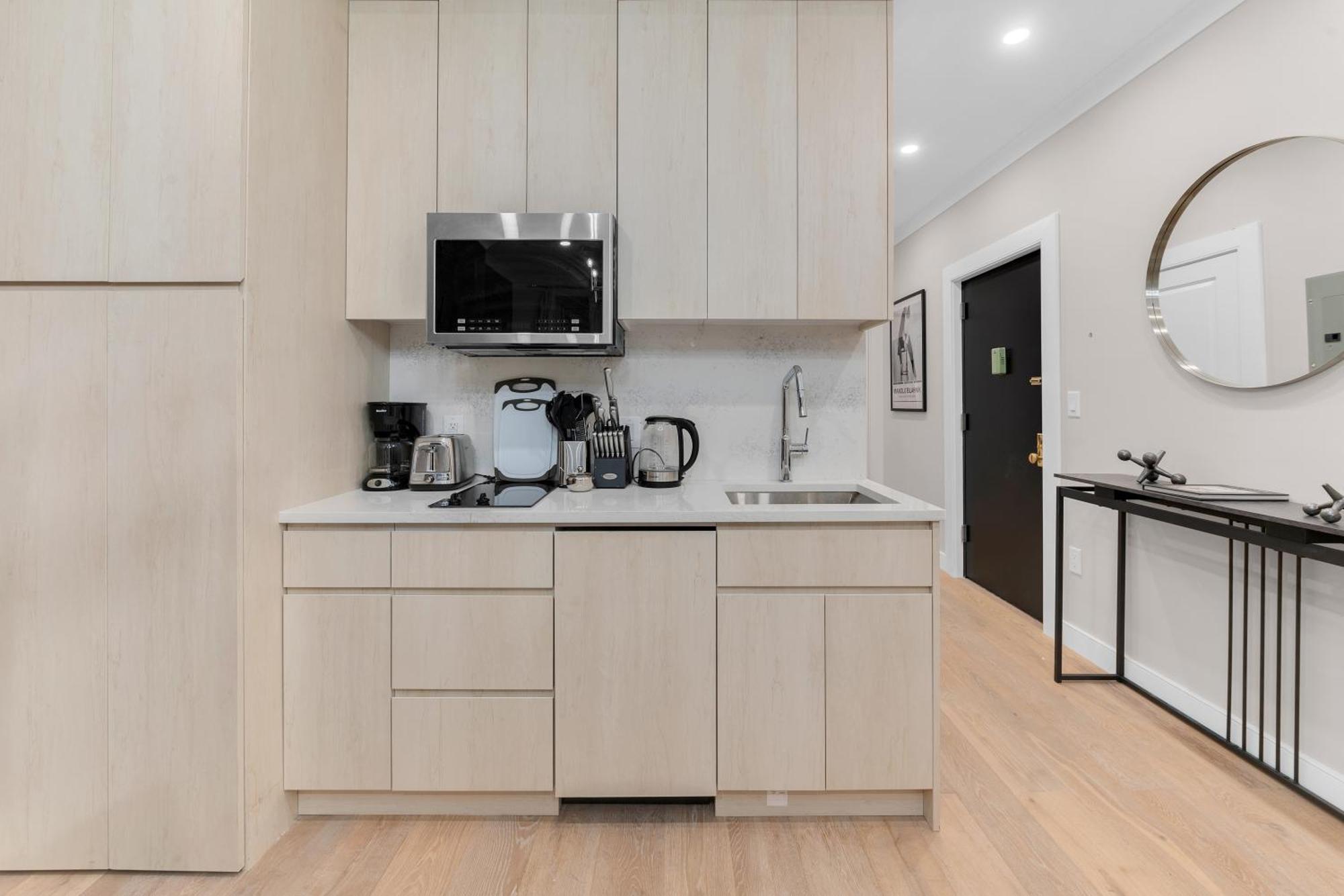 Apartment Modern 3bd Rose Hills Manhattan Terrace Space *