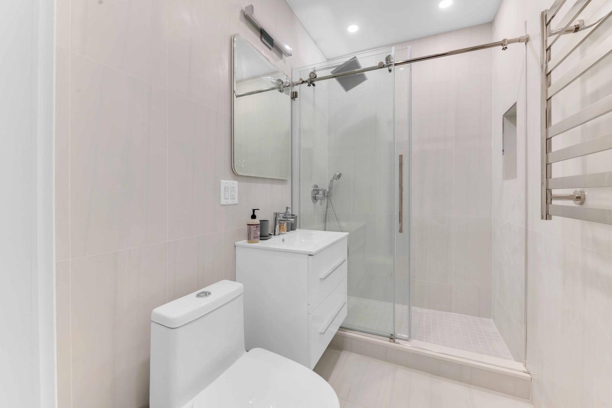 Modern 3bd Rose Hills Manhattan Terrace Space *