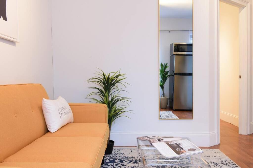 69-5d Winter Getaway Stylish Lower East Side 1br *