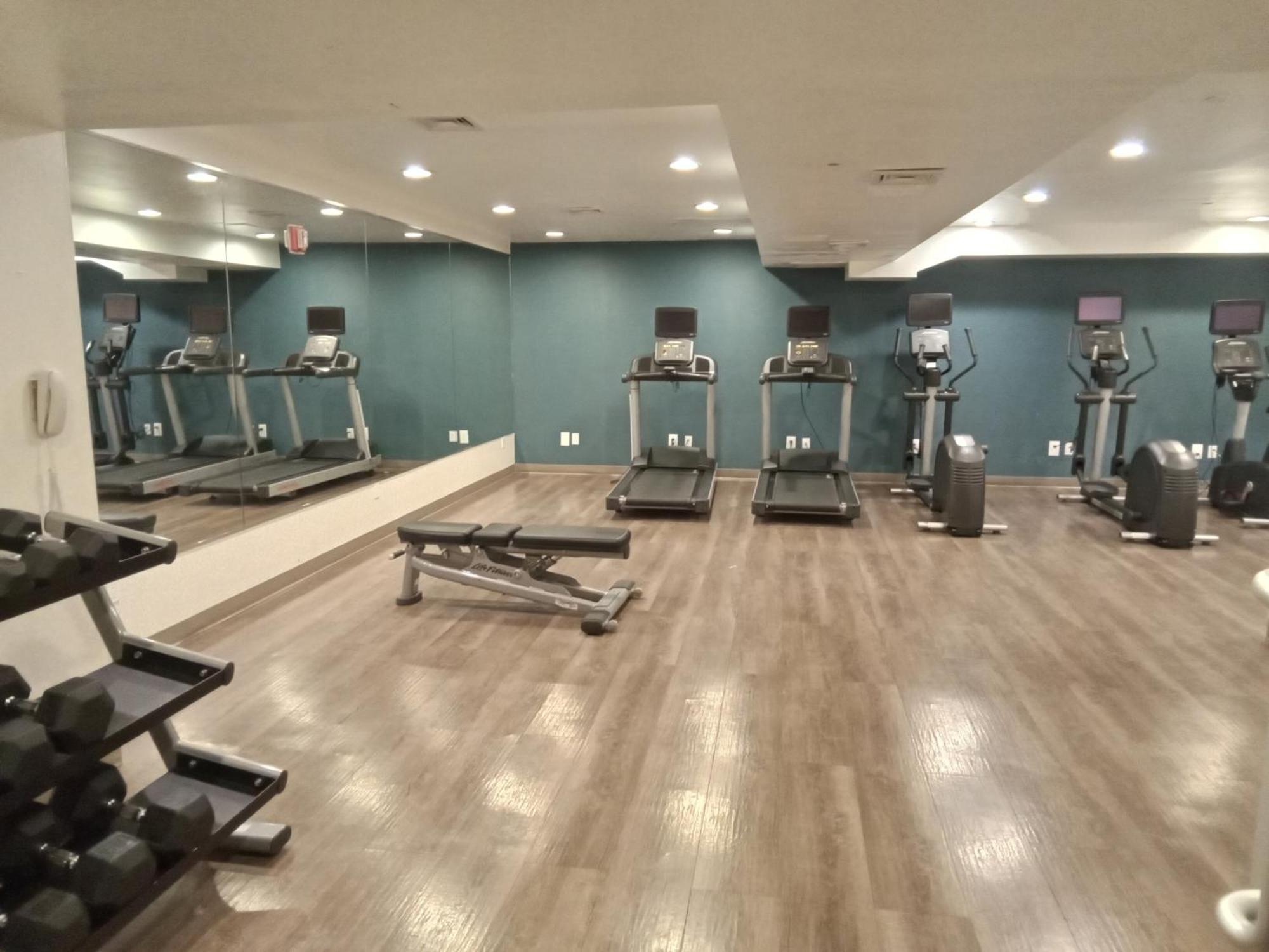Holiday Express Maspeth By Ihg