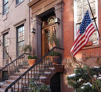 Colonial House 3*