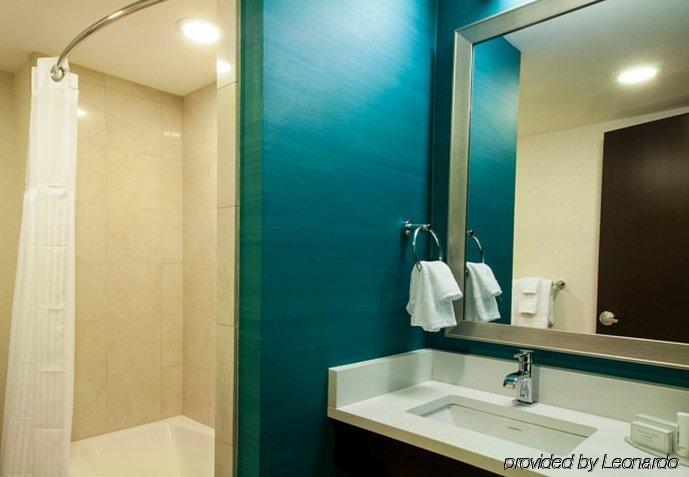 Courtyard By Marriott Times Square West Hotel 3*