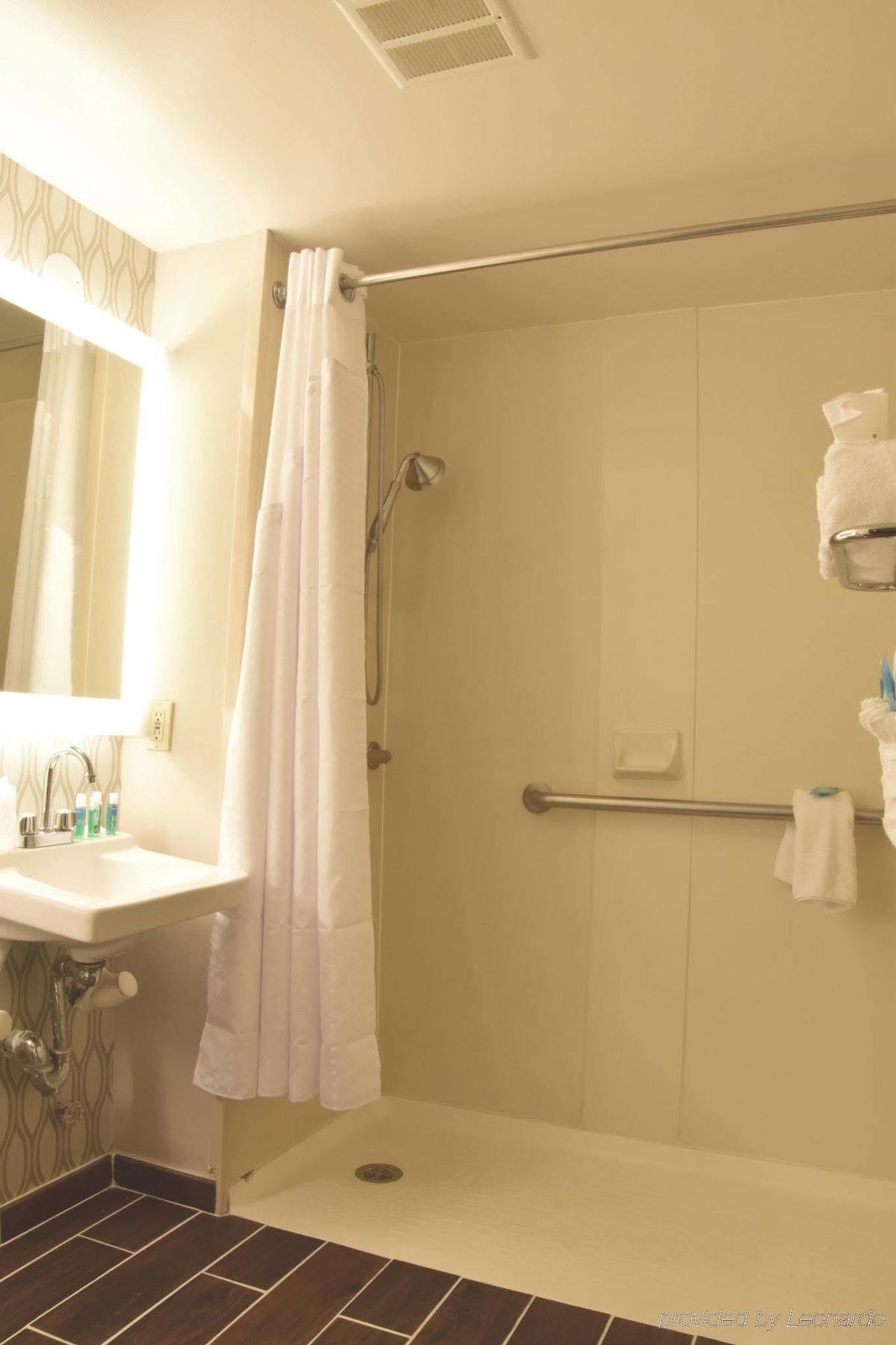 Express Brooklyn, An Ihg