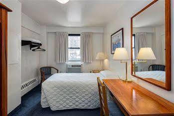 Hotel Seafarers International House 2*