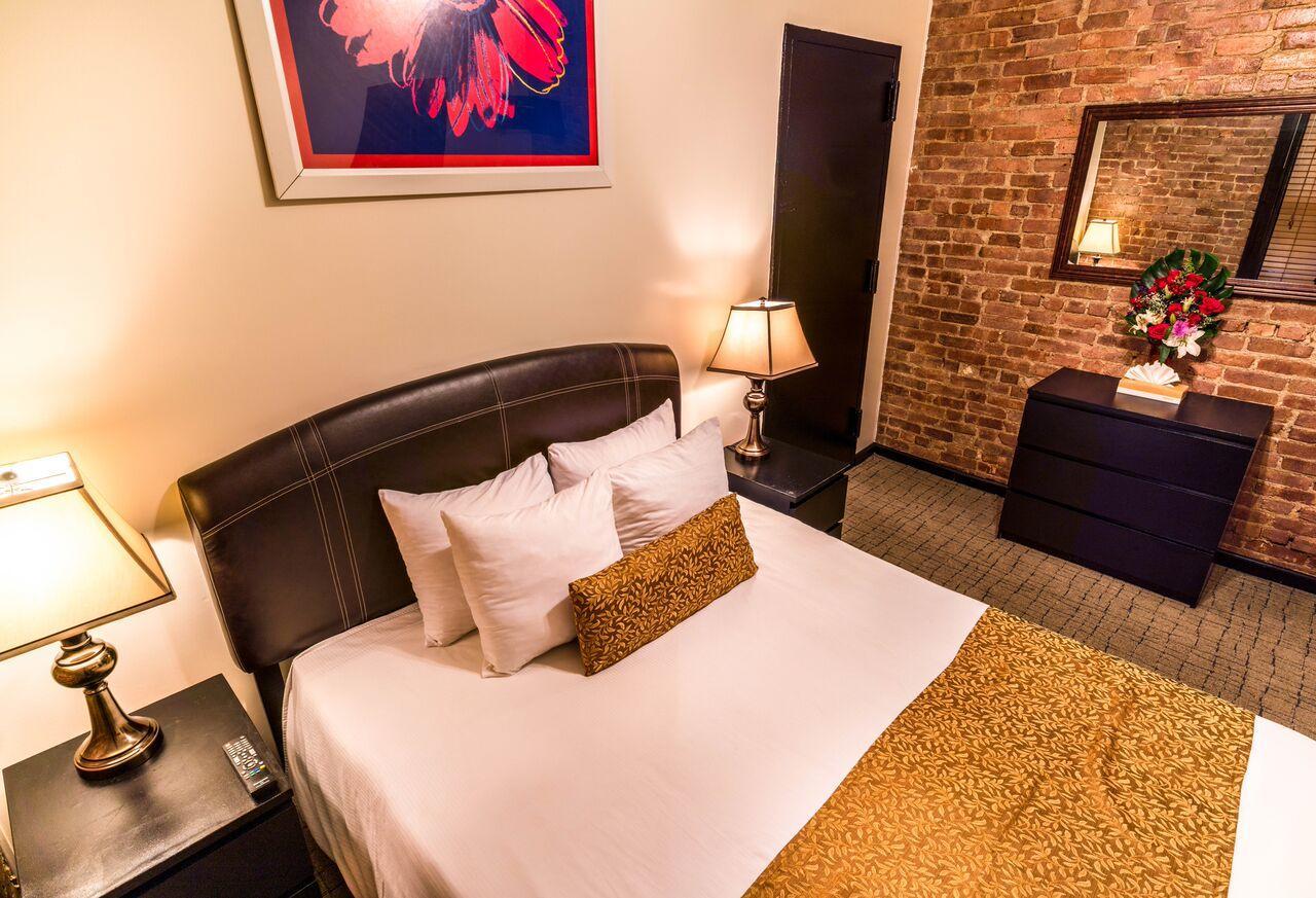 Royal Park Hostel *