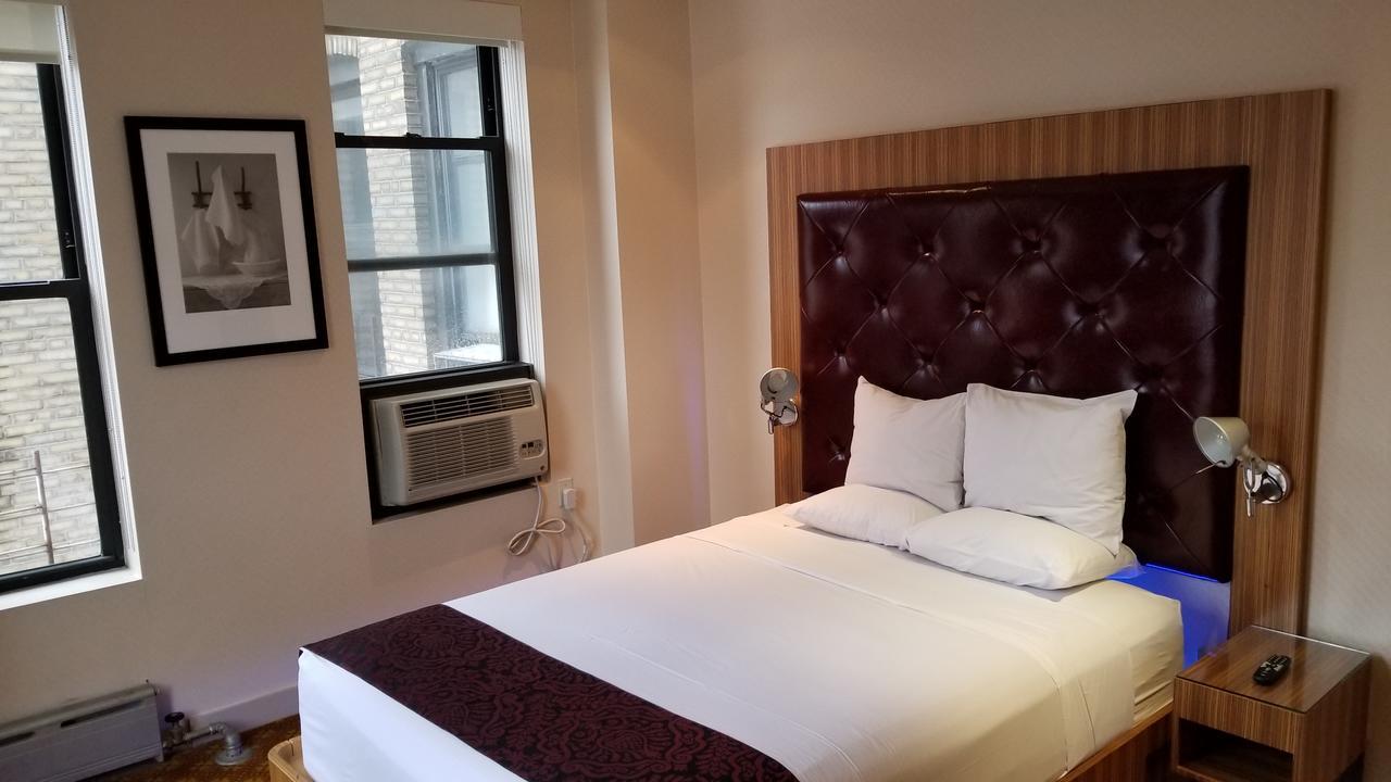 Night Broadway Hotel New York