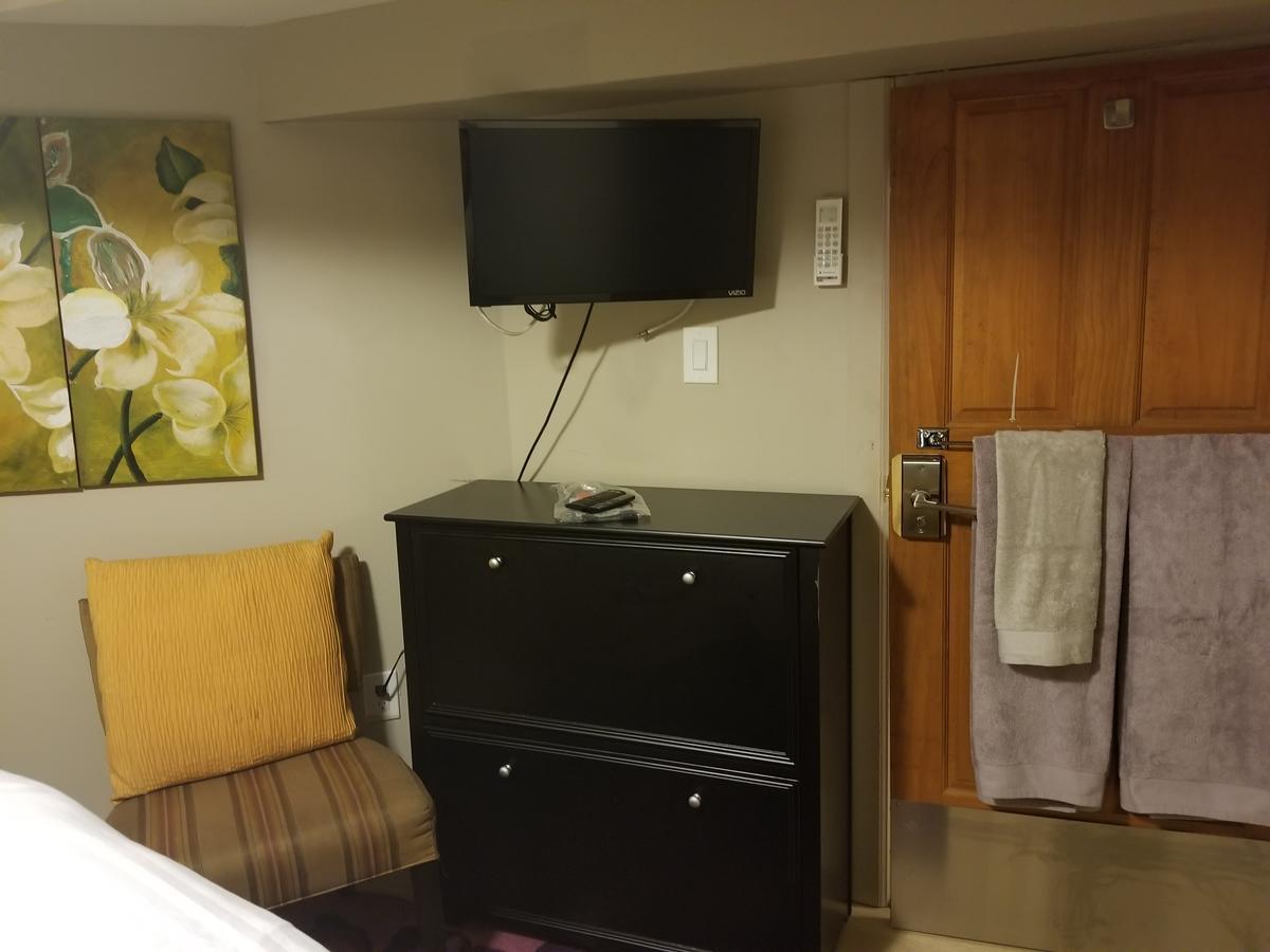 Hamilton's Hideaway Apartment