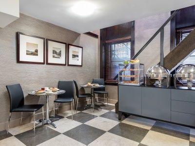Park West Hotel