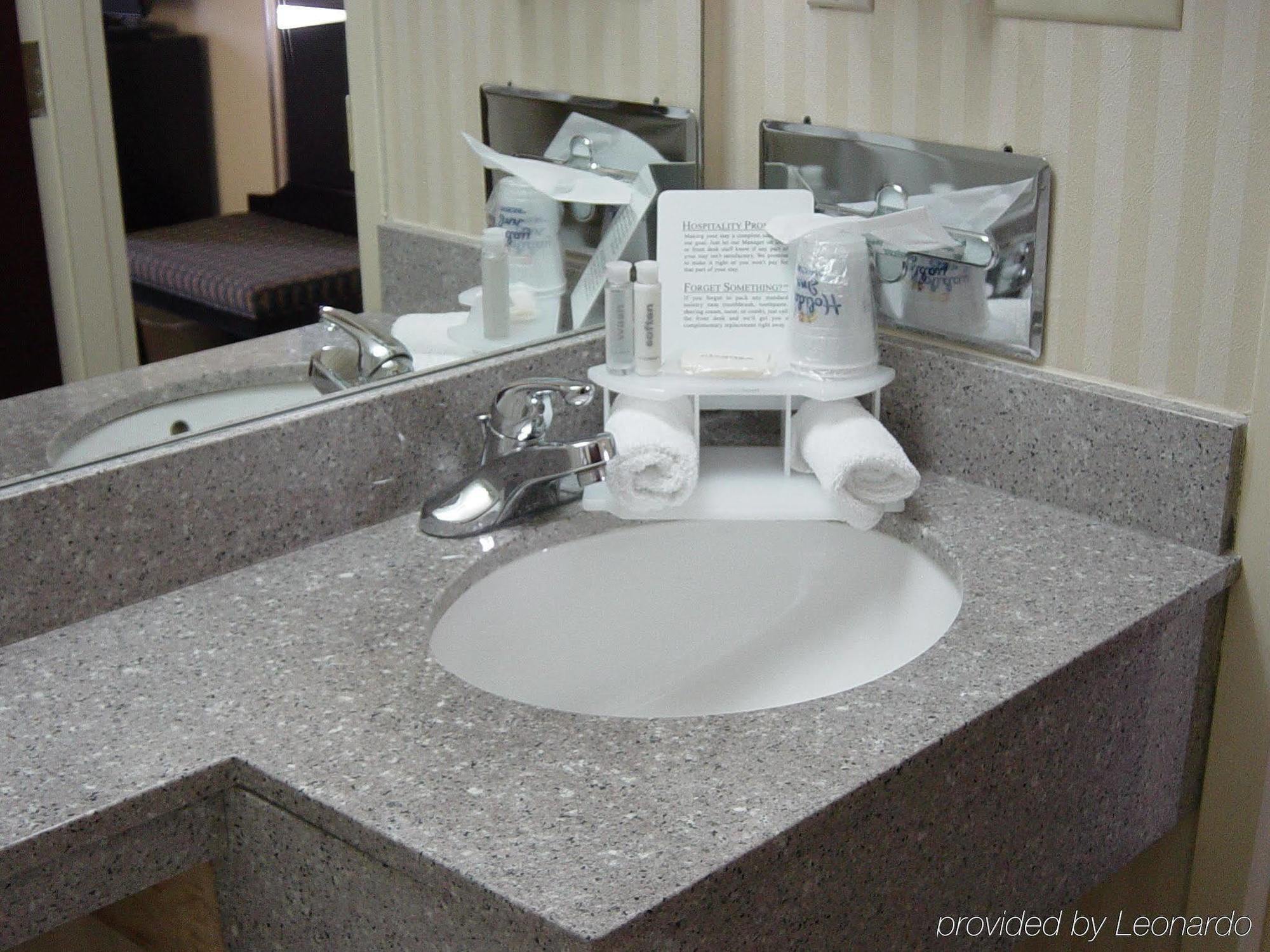 Holiday Express Kennedy Airport, An Ihg New York