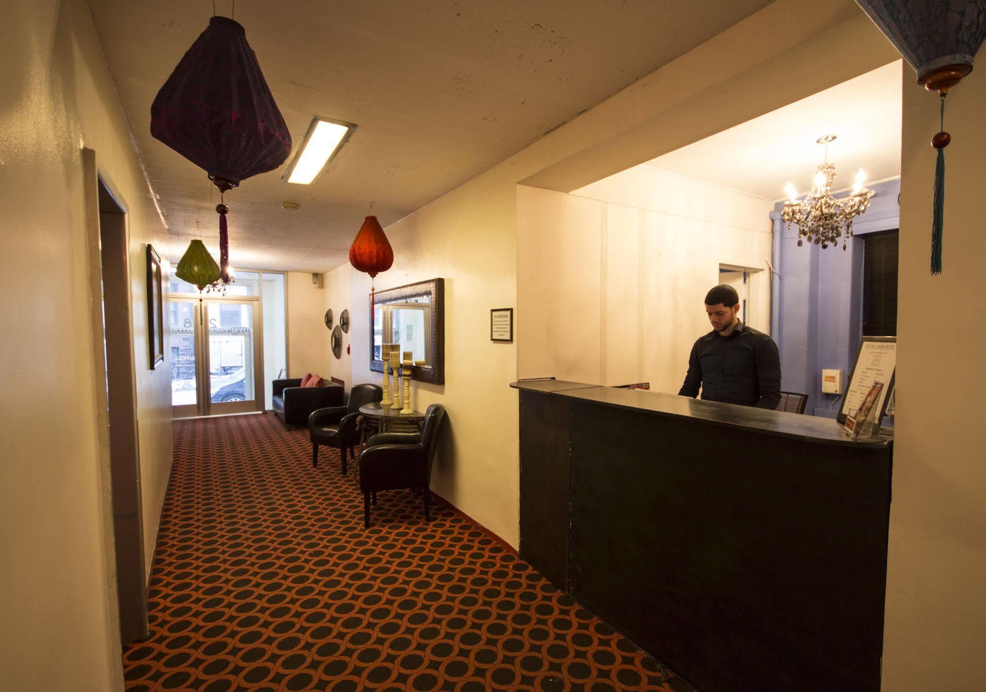 Hostel Royal Park