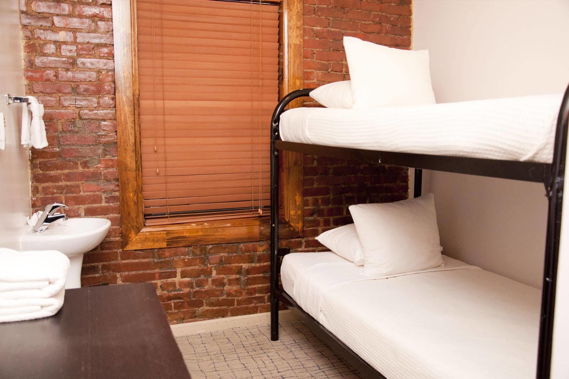 Royal Park Hostel New York