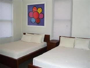 Royal Park Hostel *