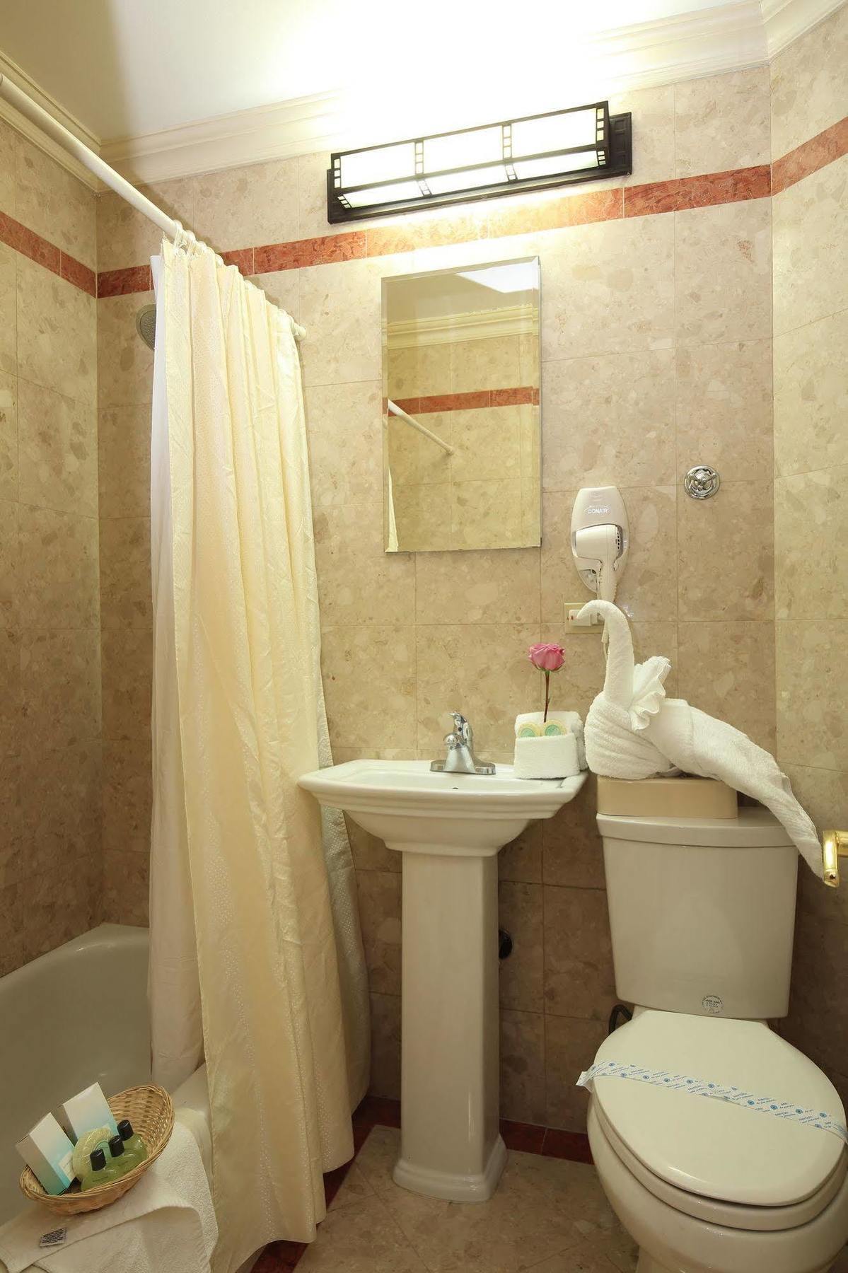 Radio City Aparthotel